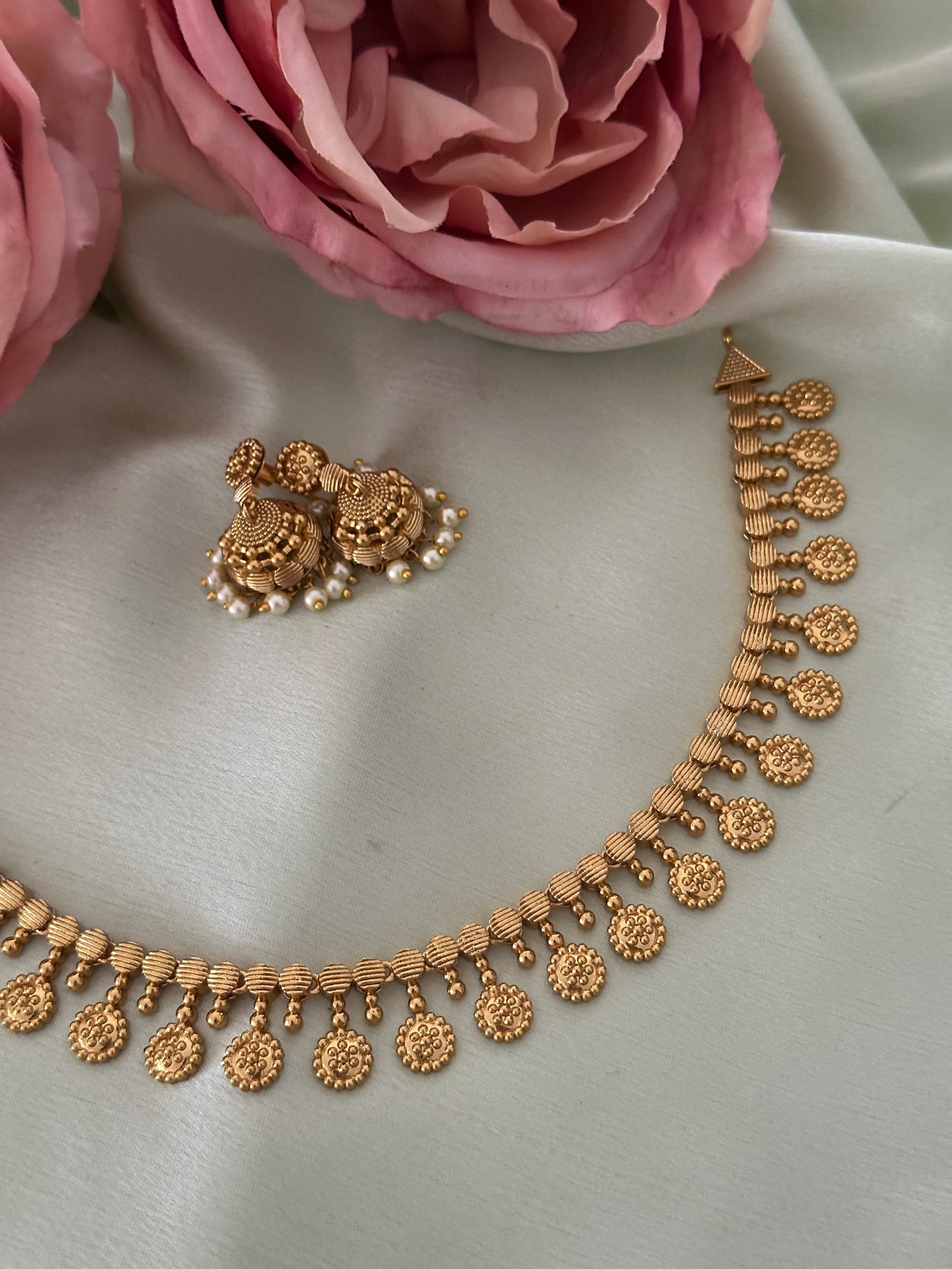 Non Idol Baby Coin Gold Necklace