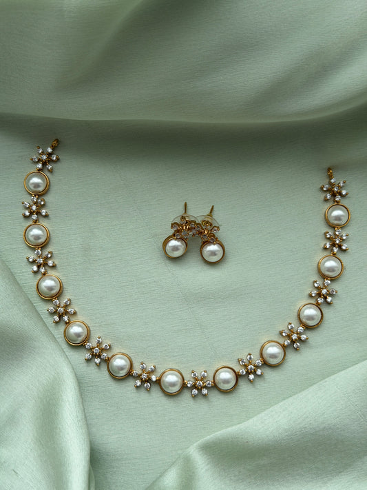 Molluscs Diamond necklace