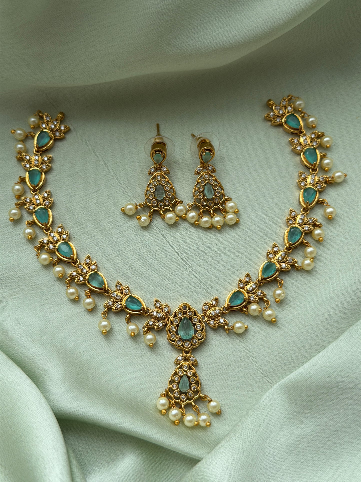 Amukthaya Stone Necklace