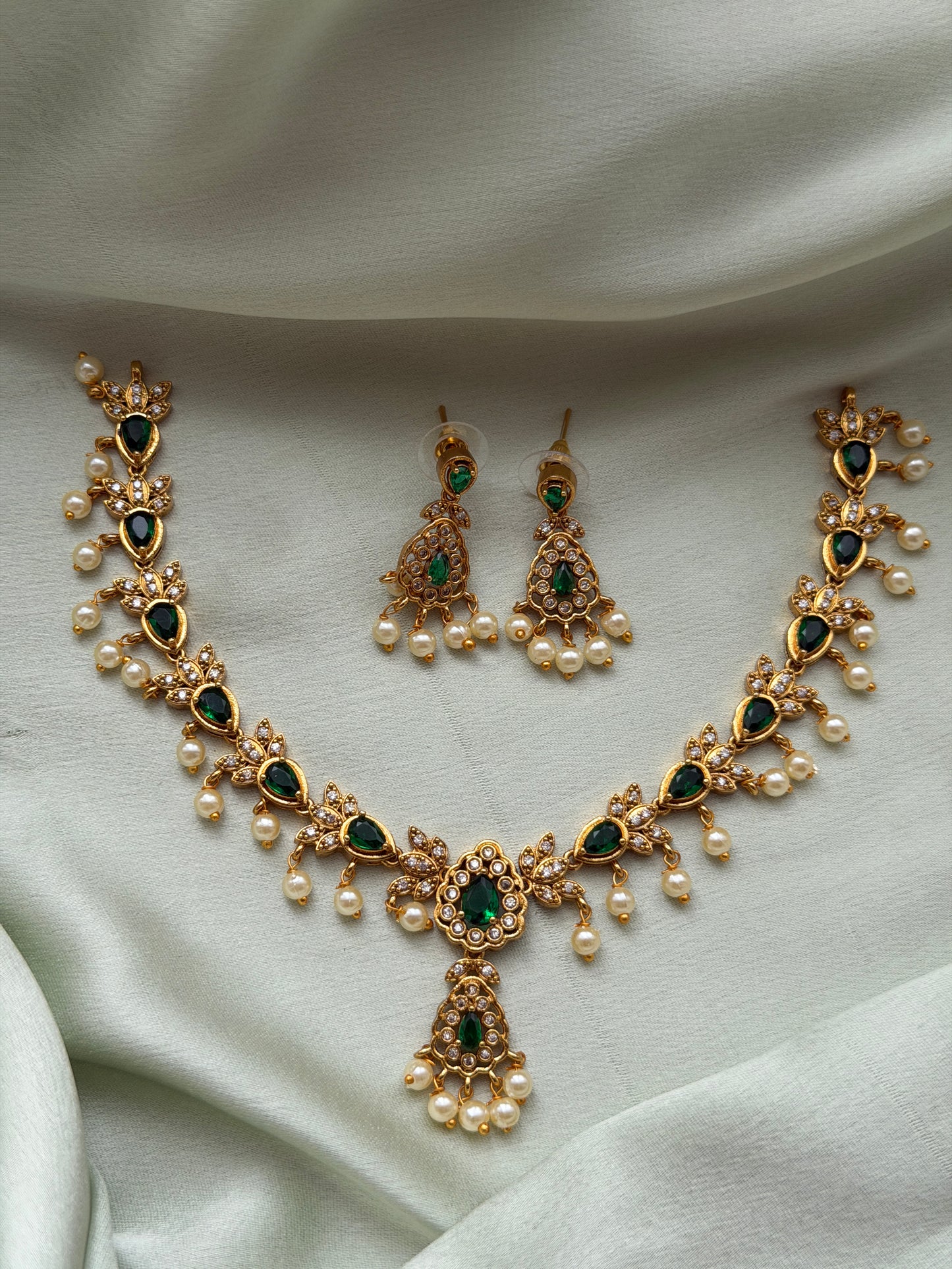 Amukthaya Stone Necklace