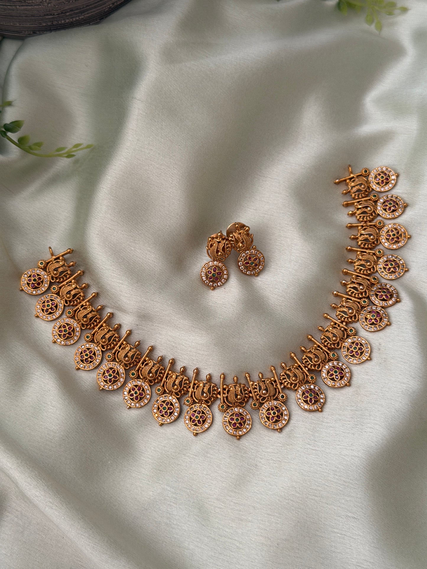 Lavika Necklace