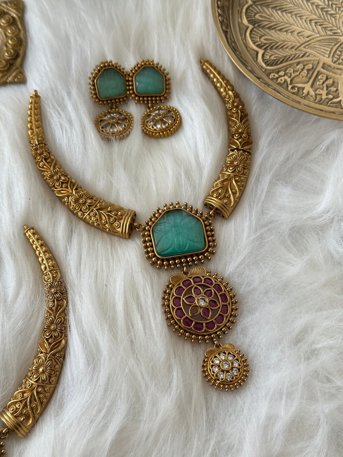 Tri Pendant Hasli Choker