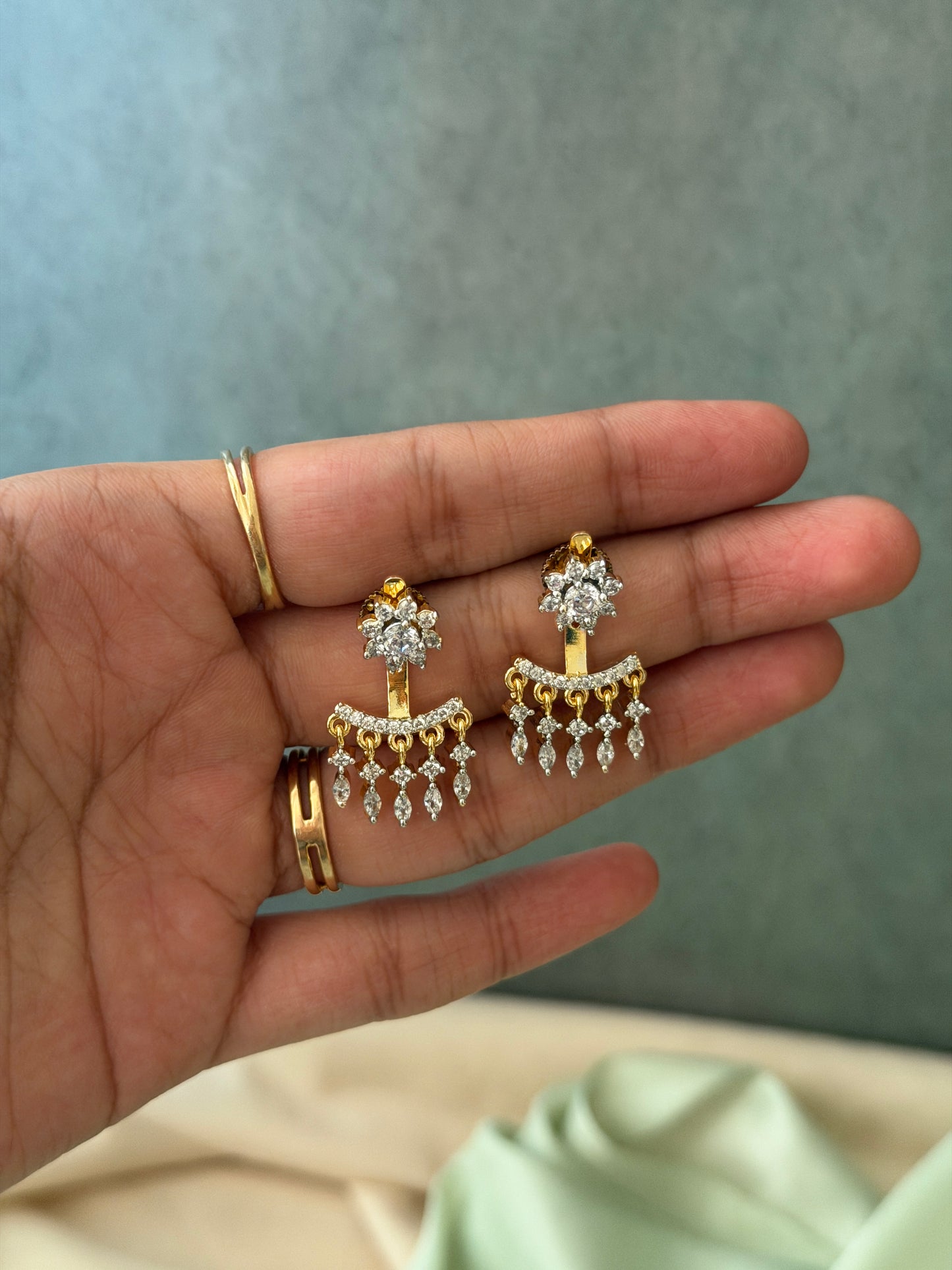Diamond 2-1 waterfall Stud
