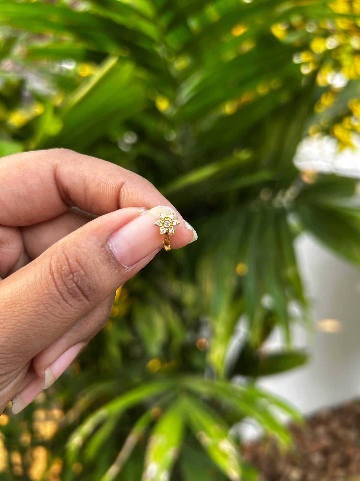 Flora Diamond Nose Pin