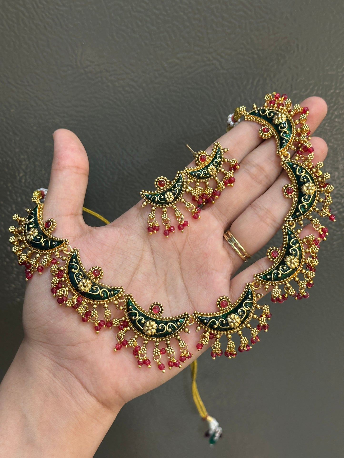 Meenakaari Chaand Baali Necklace