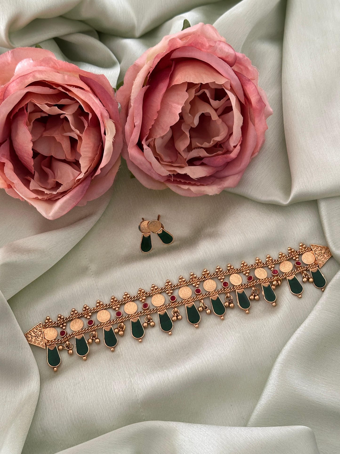 Vaanya Kaashu x palakka choker