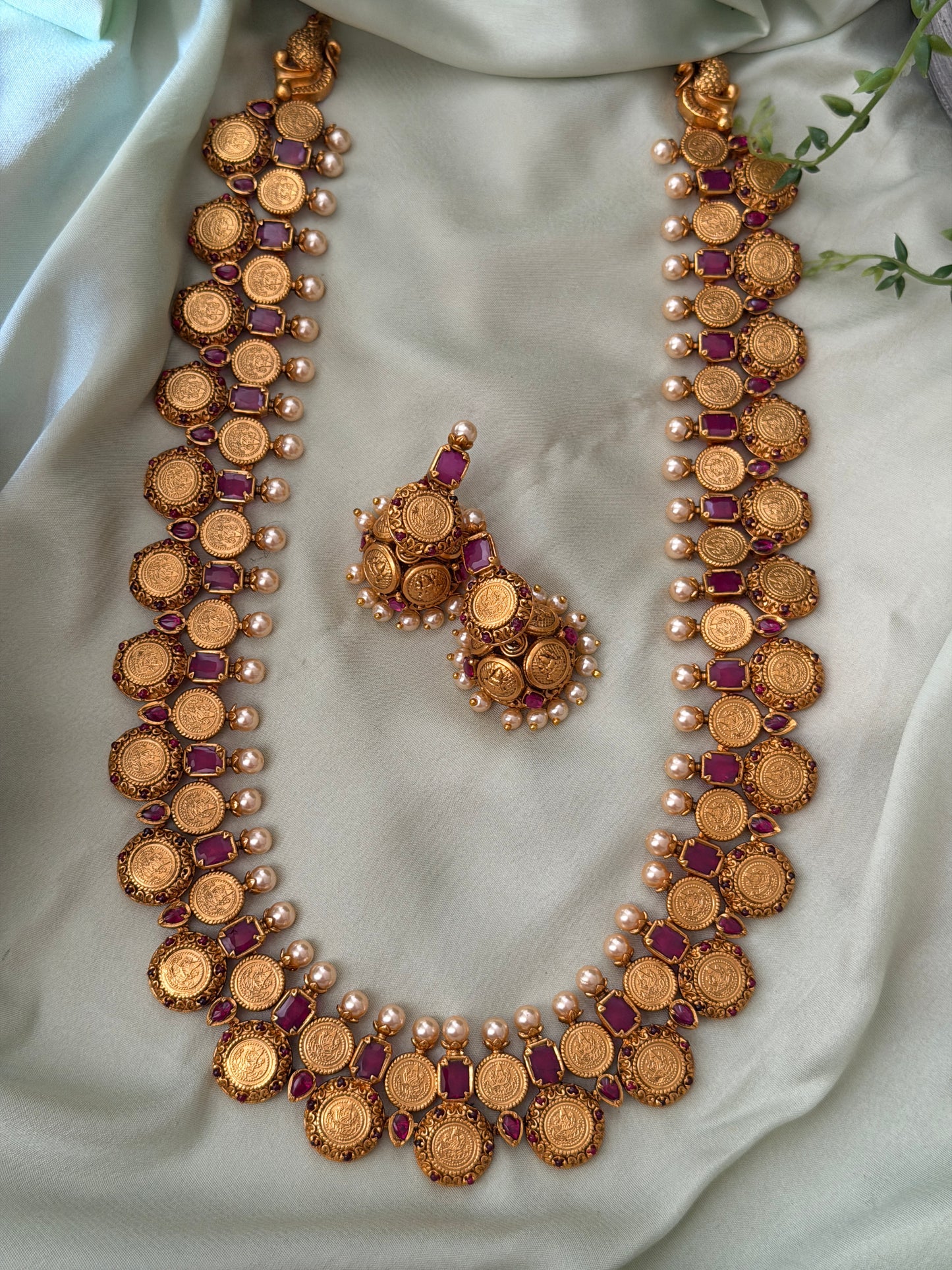 Svapna Ruby Kaashu Haaram