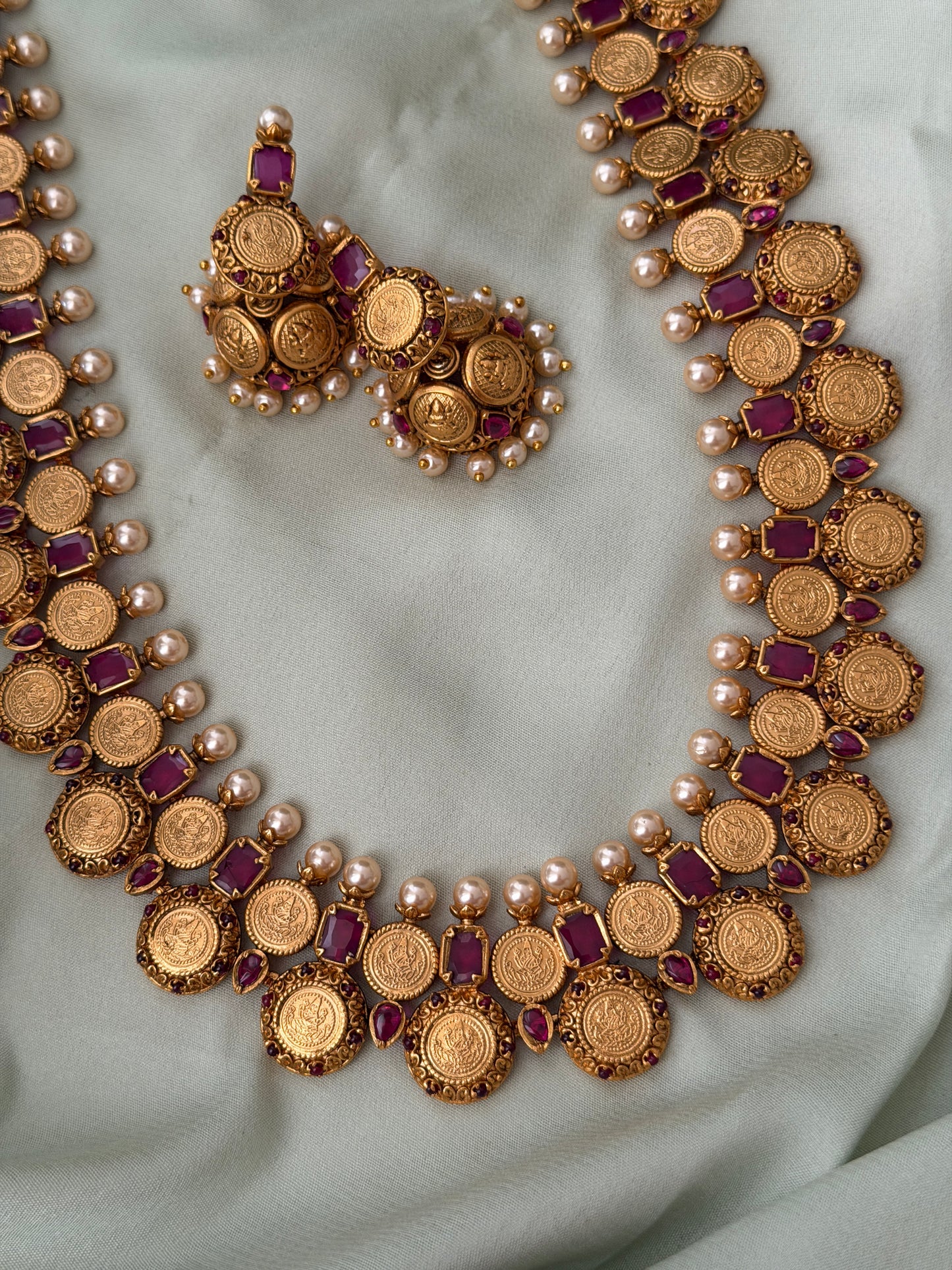 Svapna Ruby Kaashu Haaram