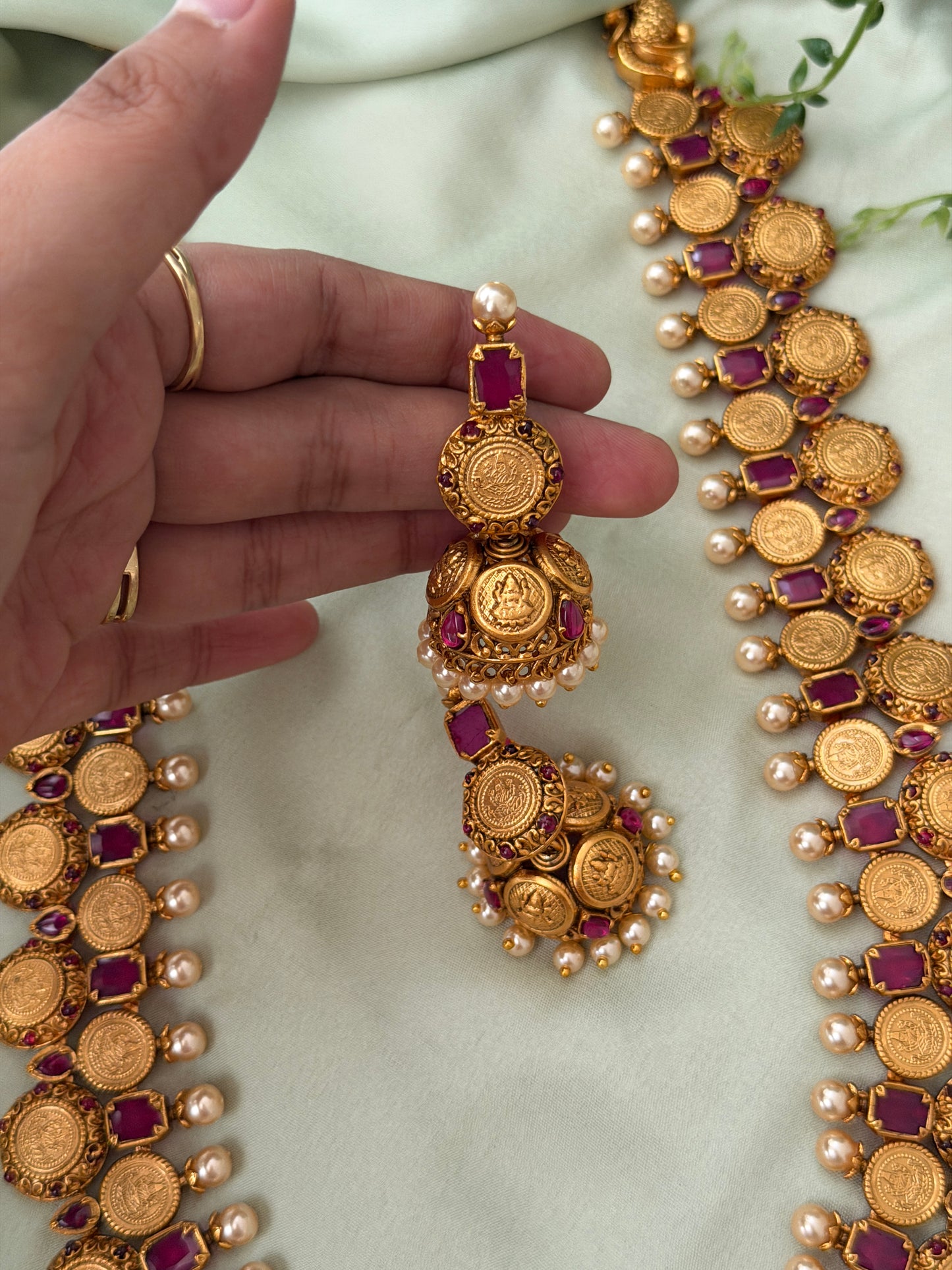 Svapna Ruby Kaashu Haaram
