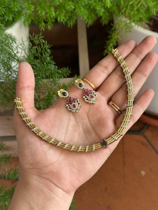 Diamond pendant hasli choker