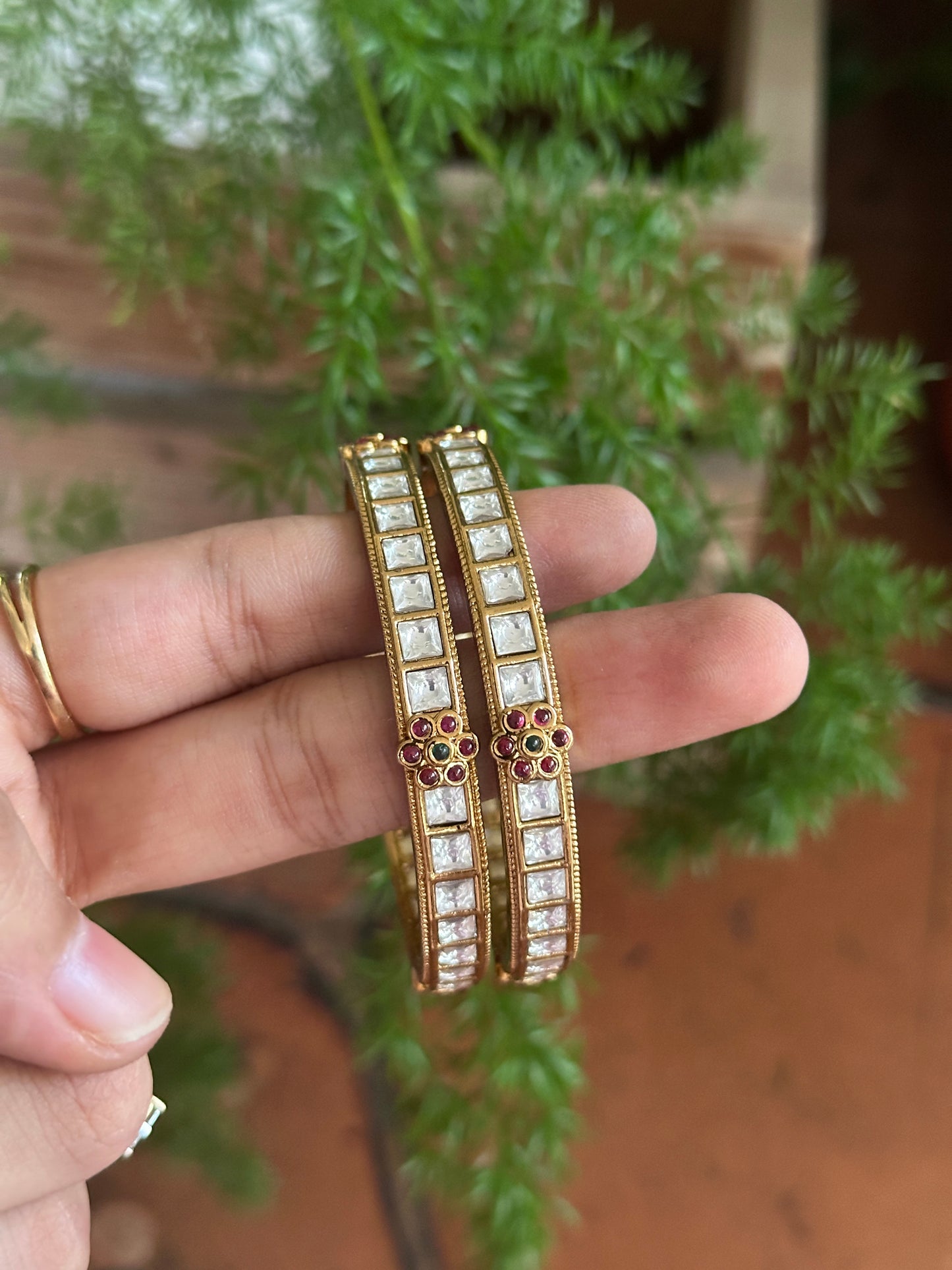White floral jadau bangles