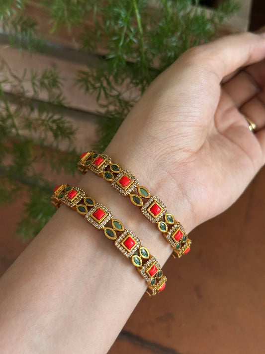 Coral x green bead bangle (2.6)