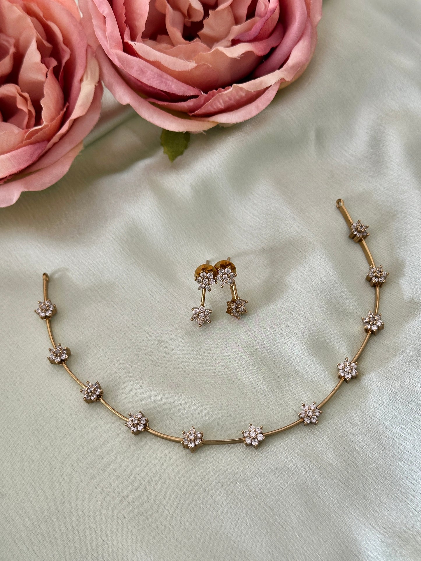 Flexible Flora AD Necklace