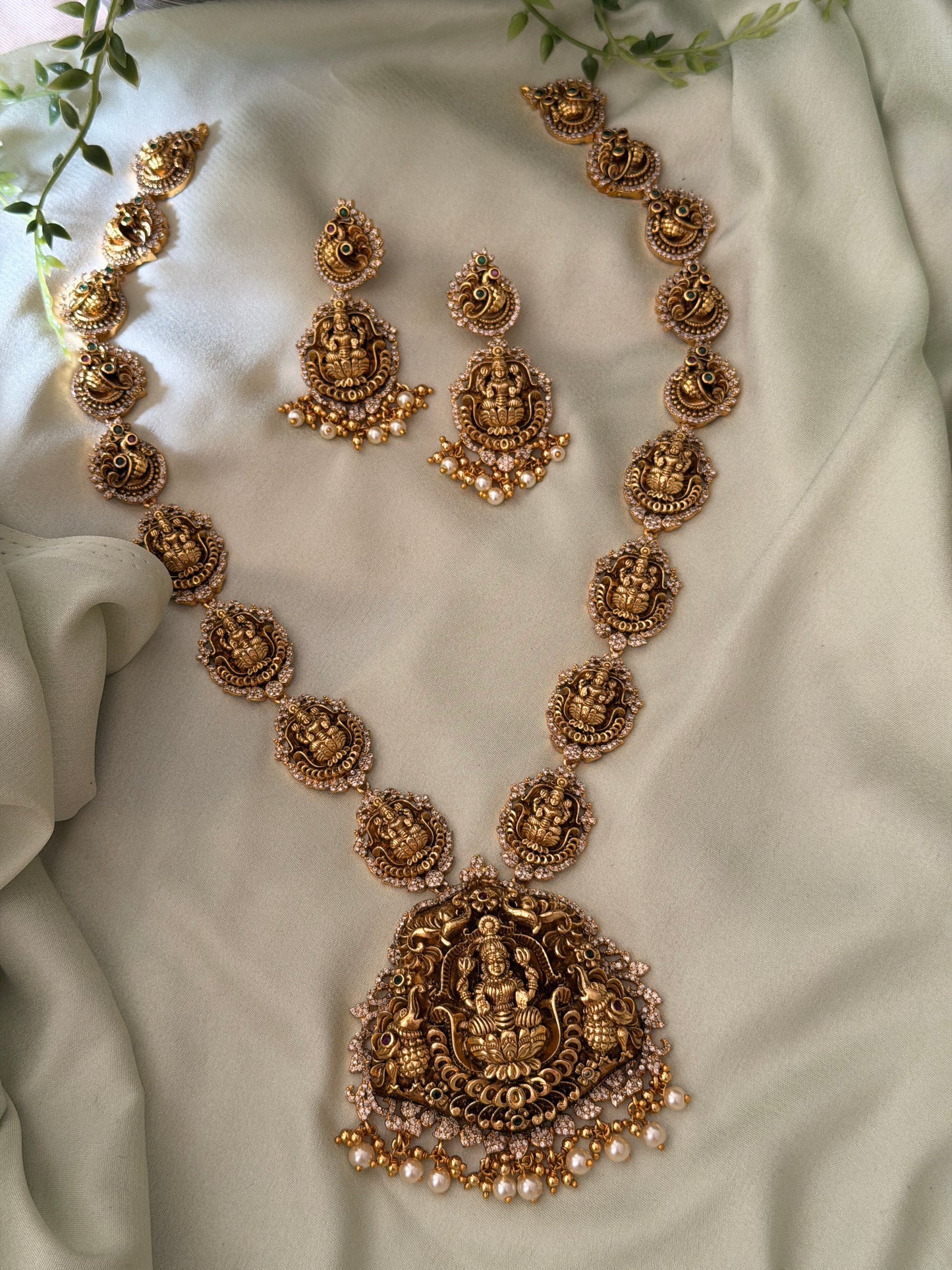 Vasudha AD x Antique Fusion Haaram