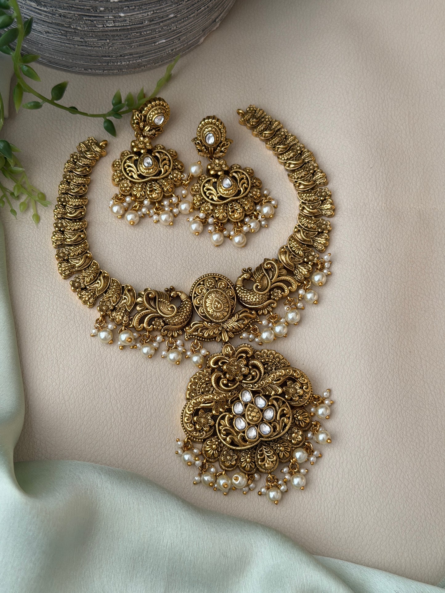 Dhwani Antique Non Idol Necklace