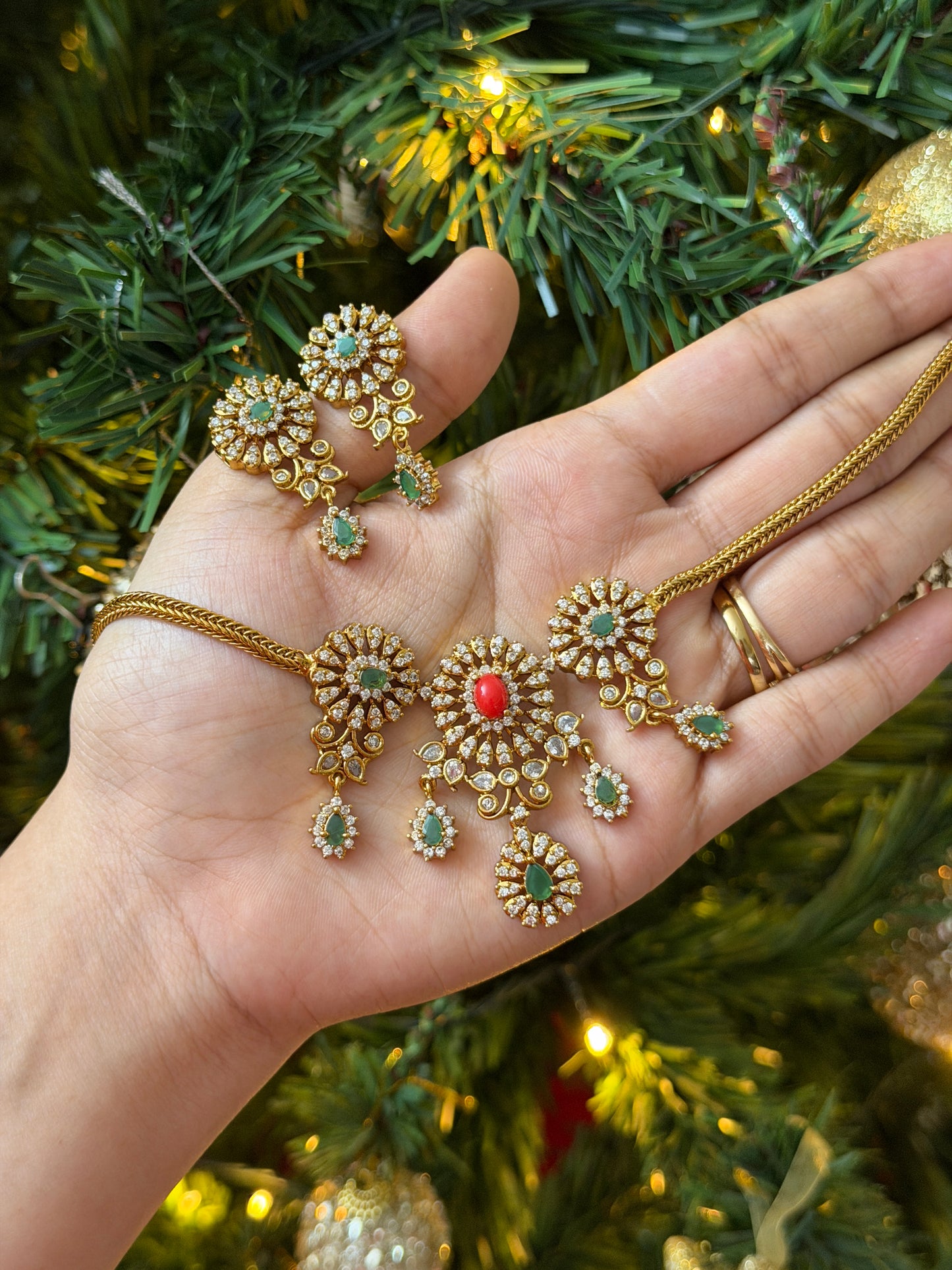 Coral x emerald Ball premium Choker