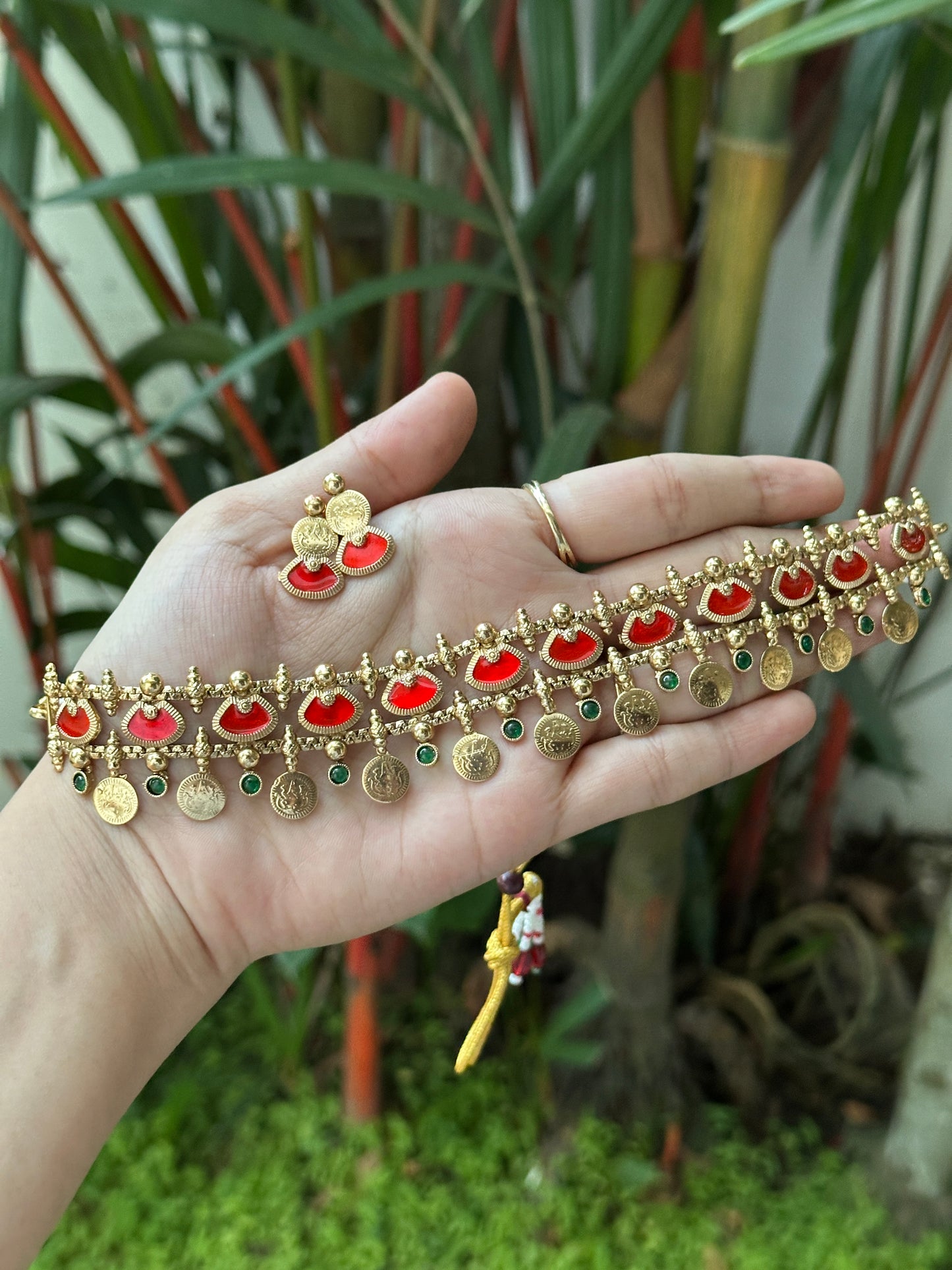 Enamel Palakka choker v2.0