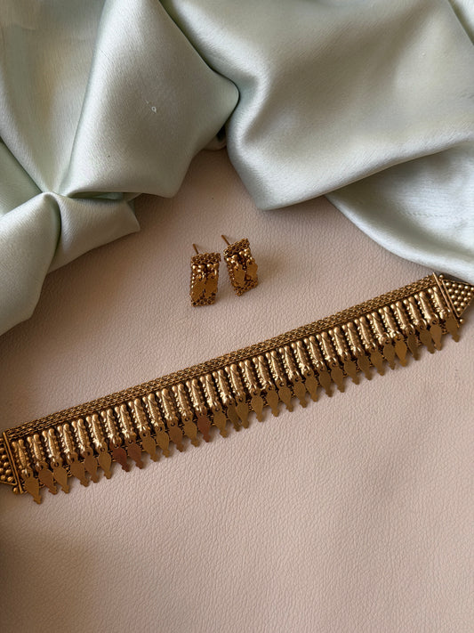 Simple Antique Elakkathali Choker