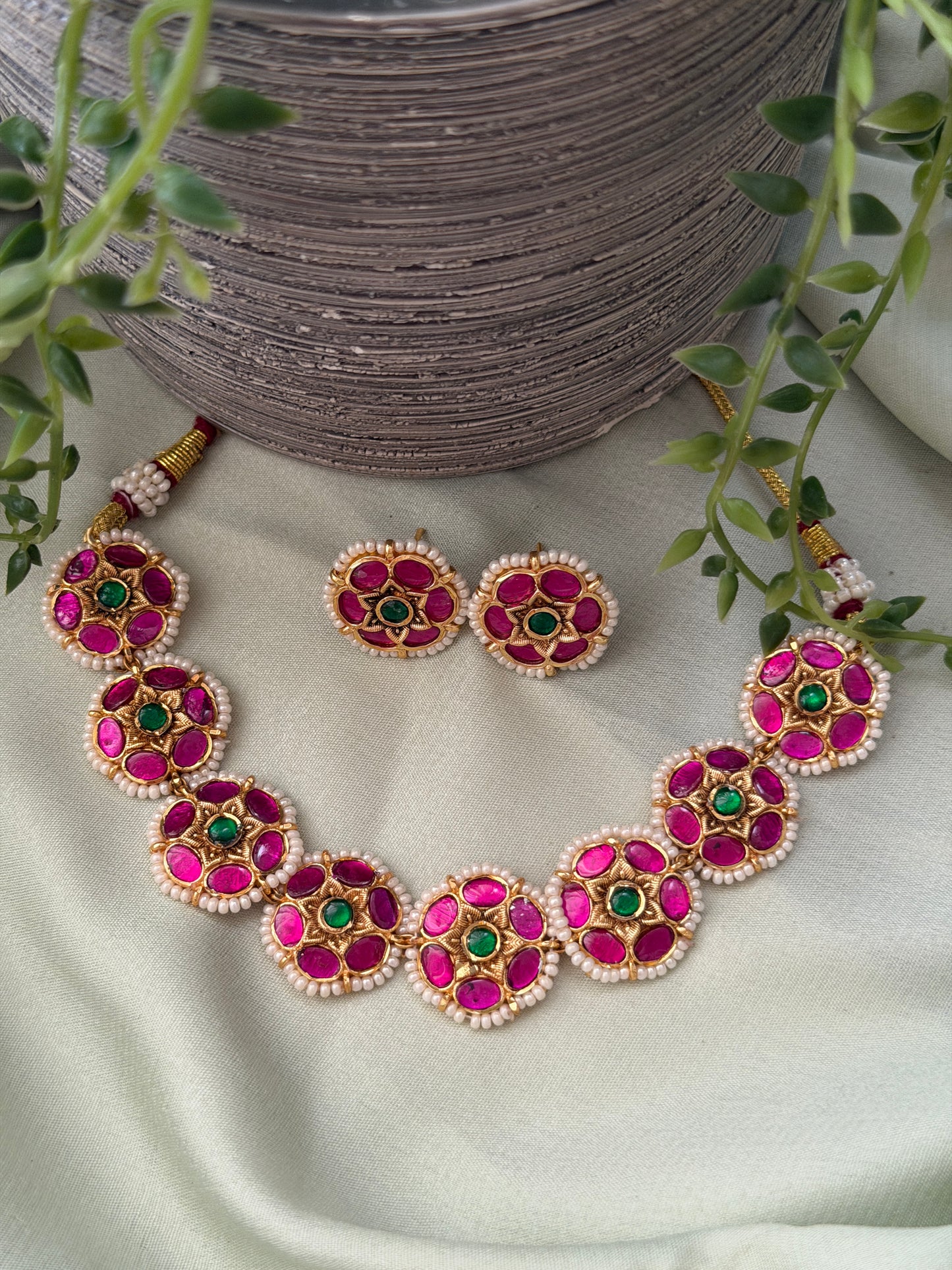 Vira Jadau Flora Choker