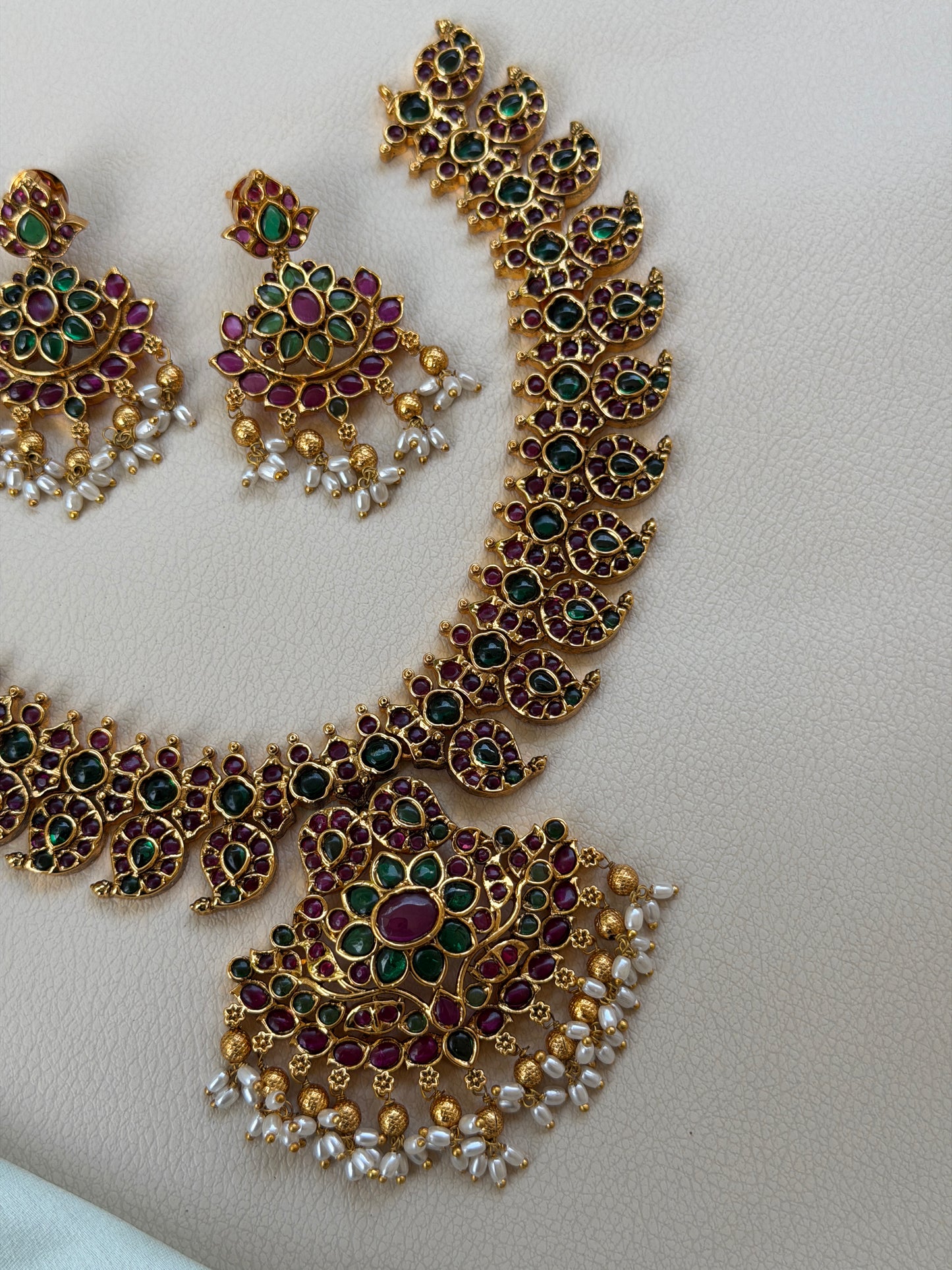 Panchika Kempu Guttapusalu Necklace