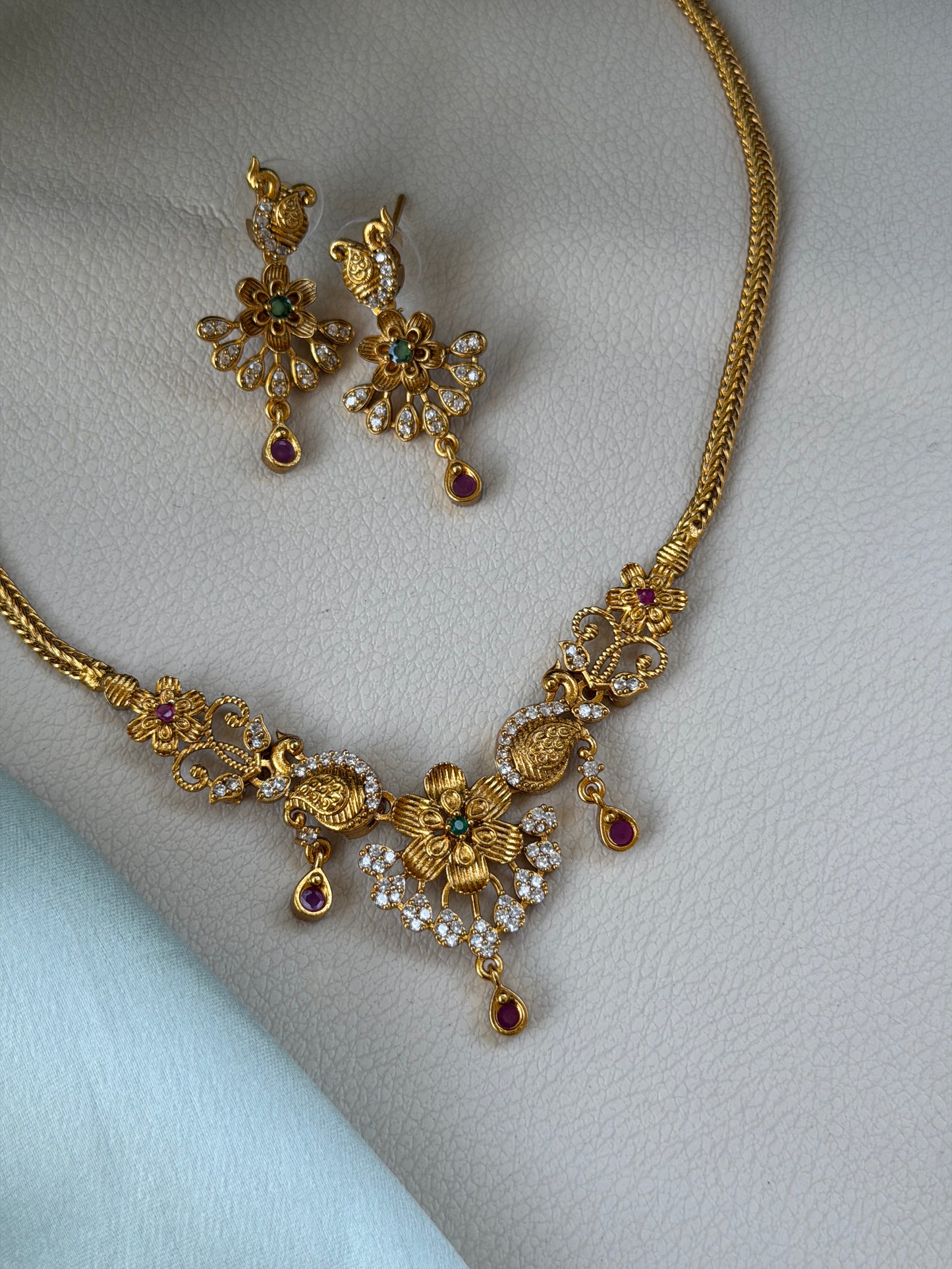 Likiya Kid Friendly Choker