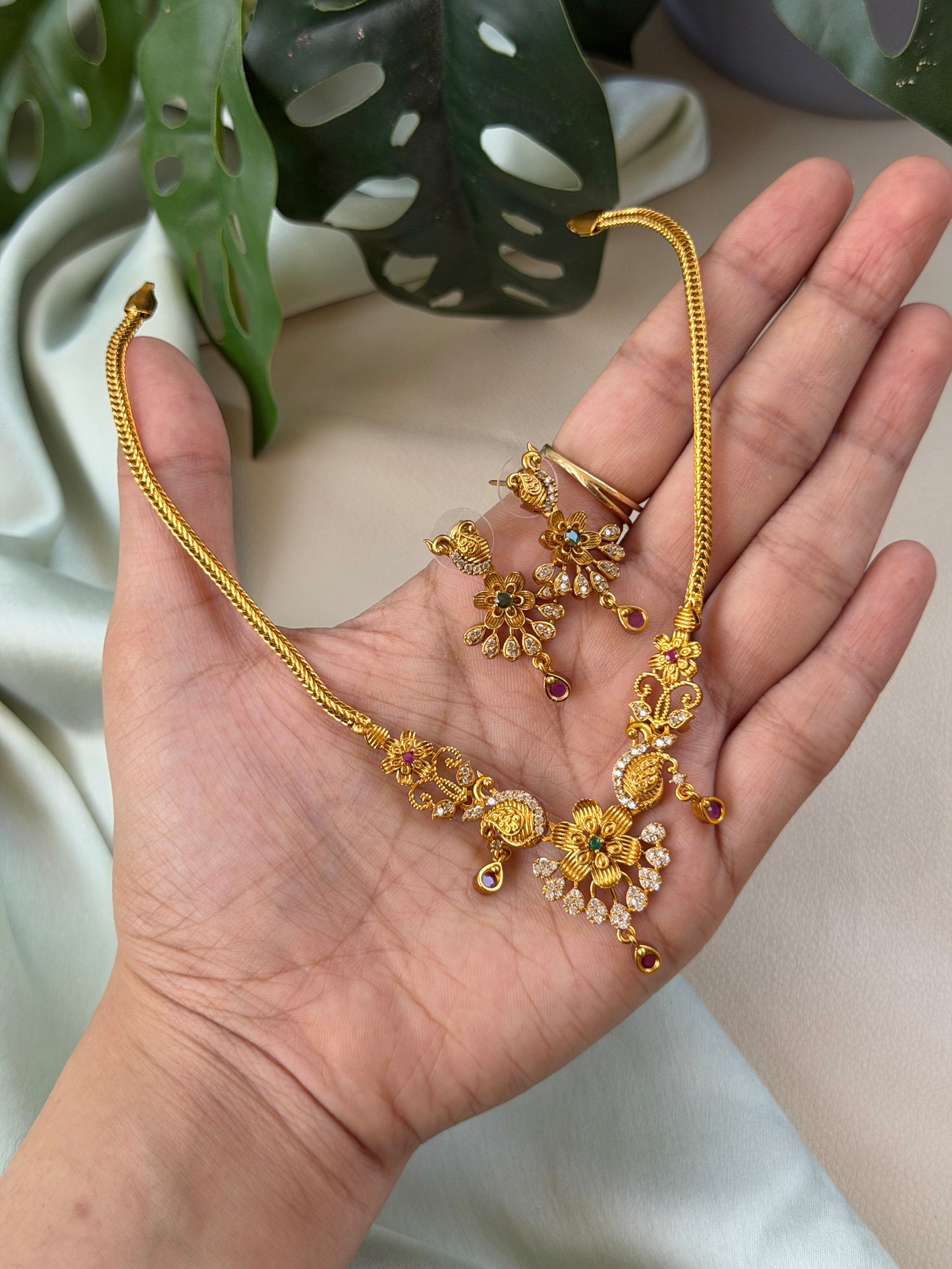 Likiya Kid Friendly Choker