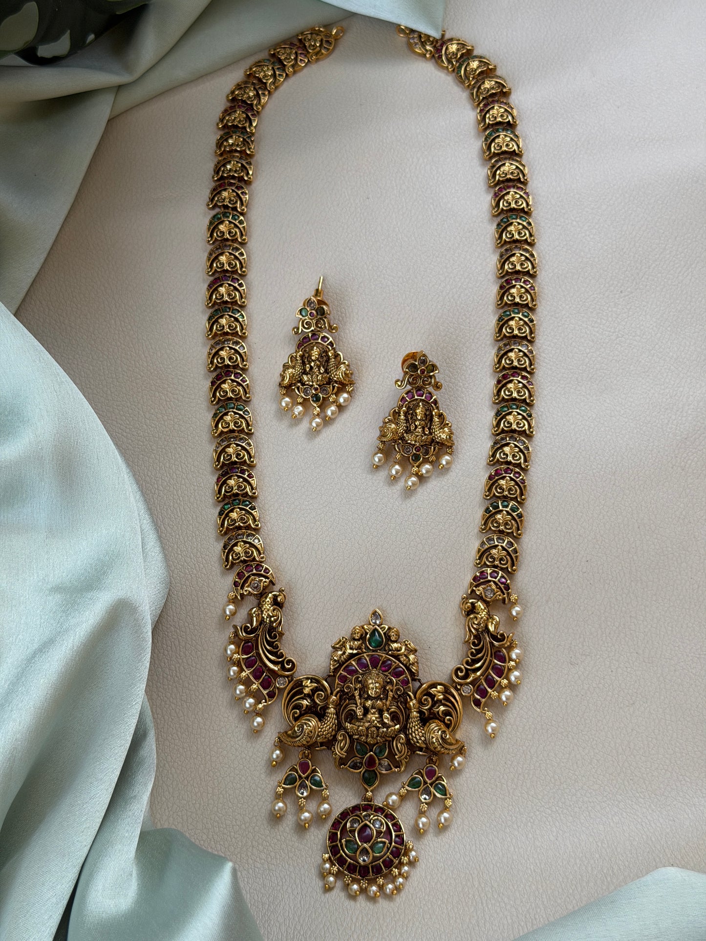 Vijaara Kempu Haaram set