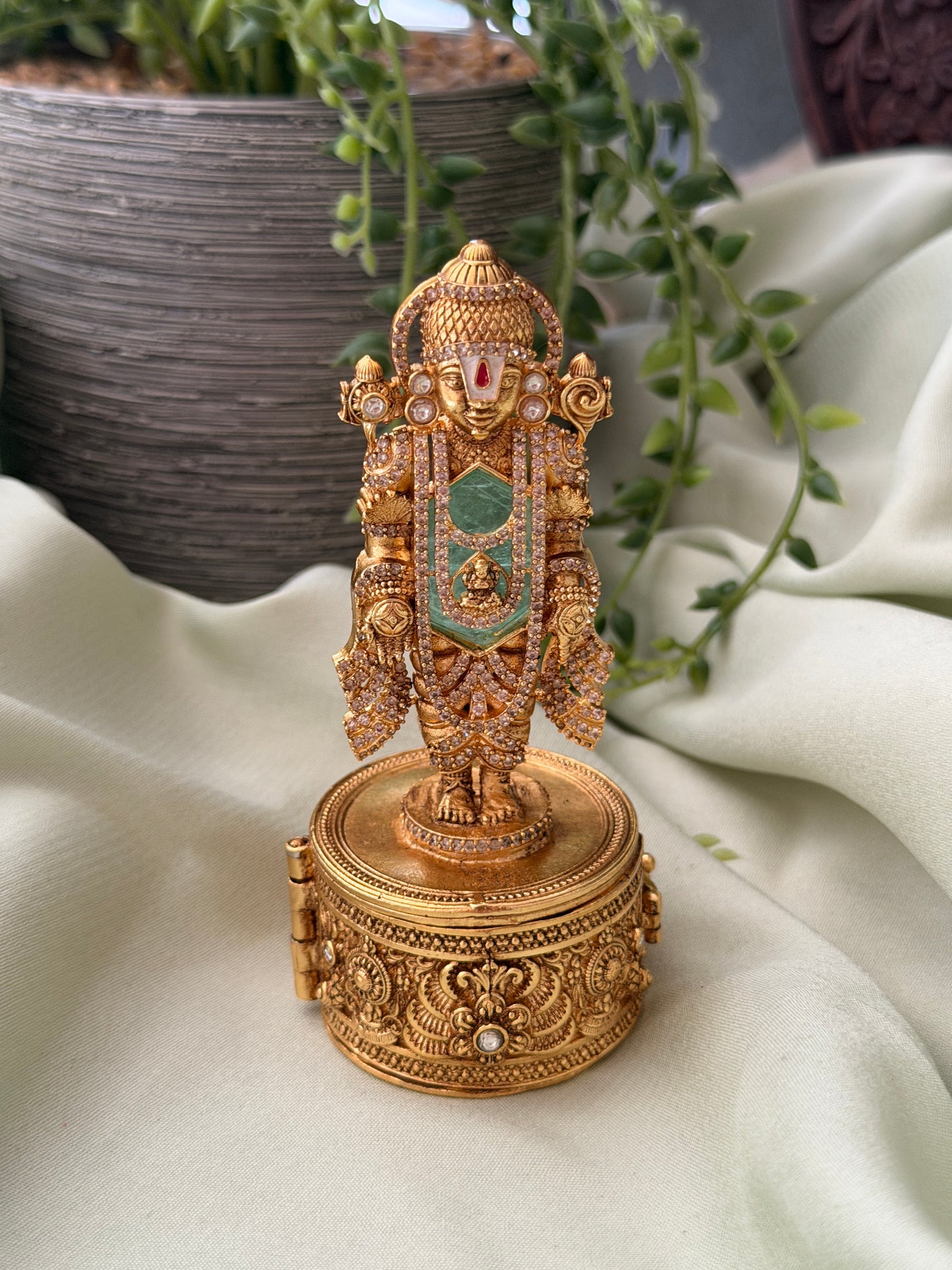 Govindha AD Kumkum Box