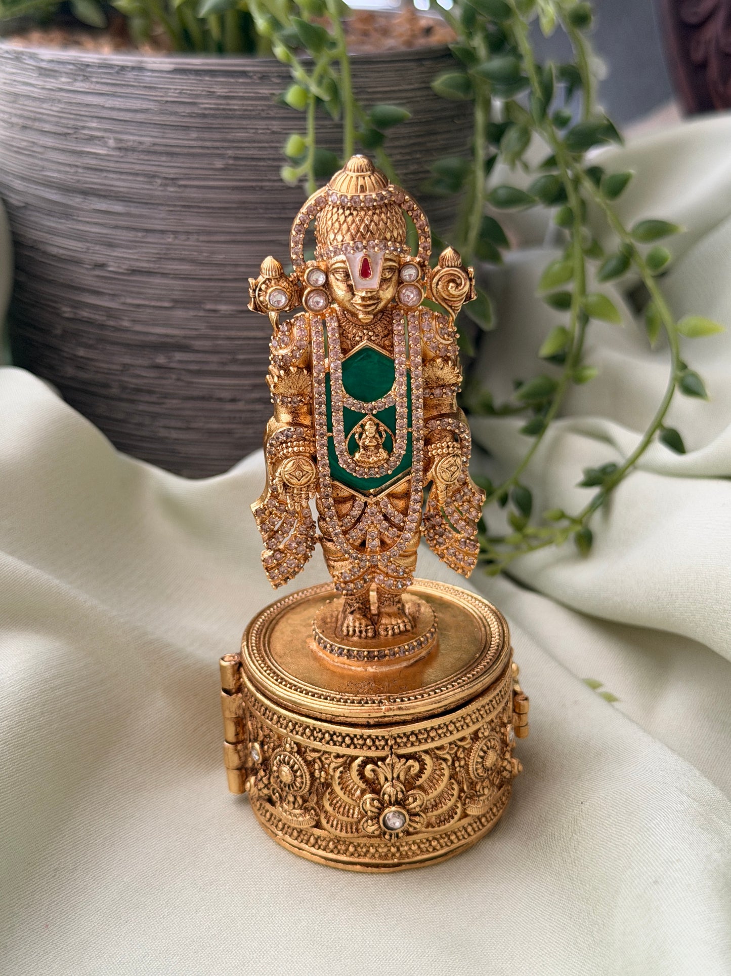 Govindha AD Kumkum Box