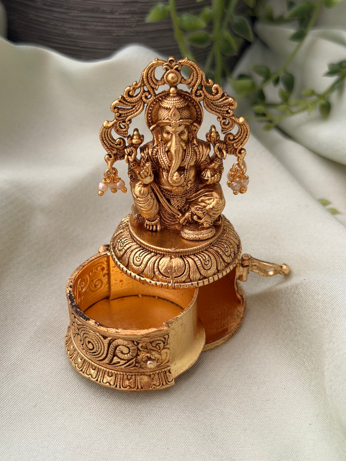 Vinayaka Antique Kumkum Box