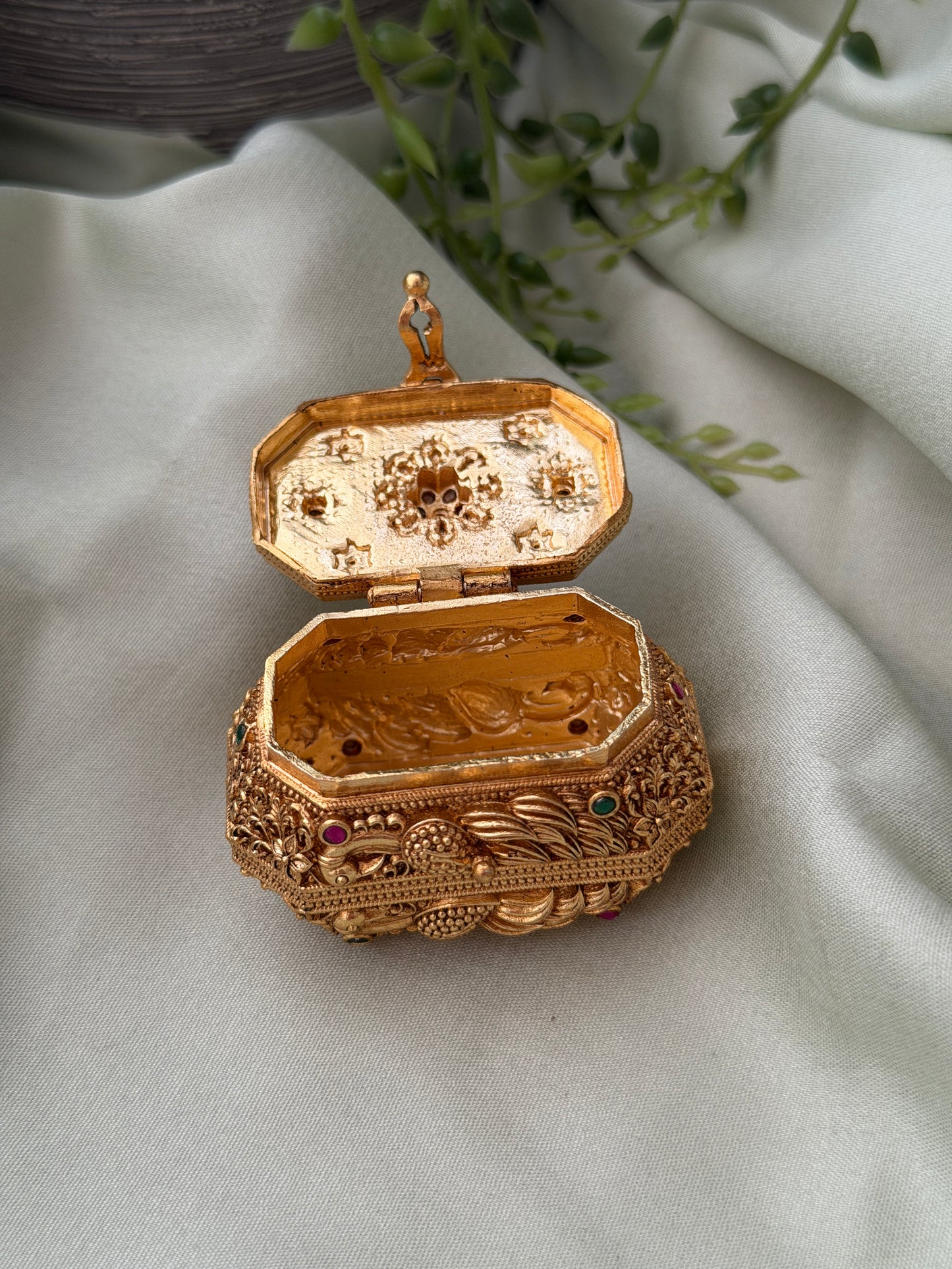 Abharanapetti Kumkum Box