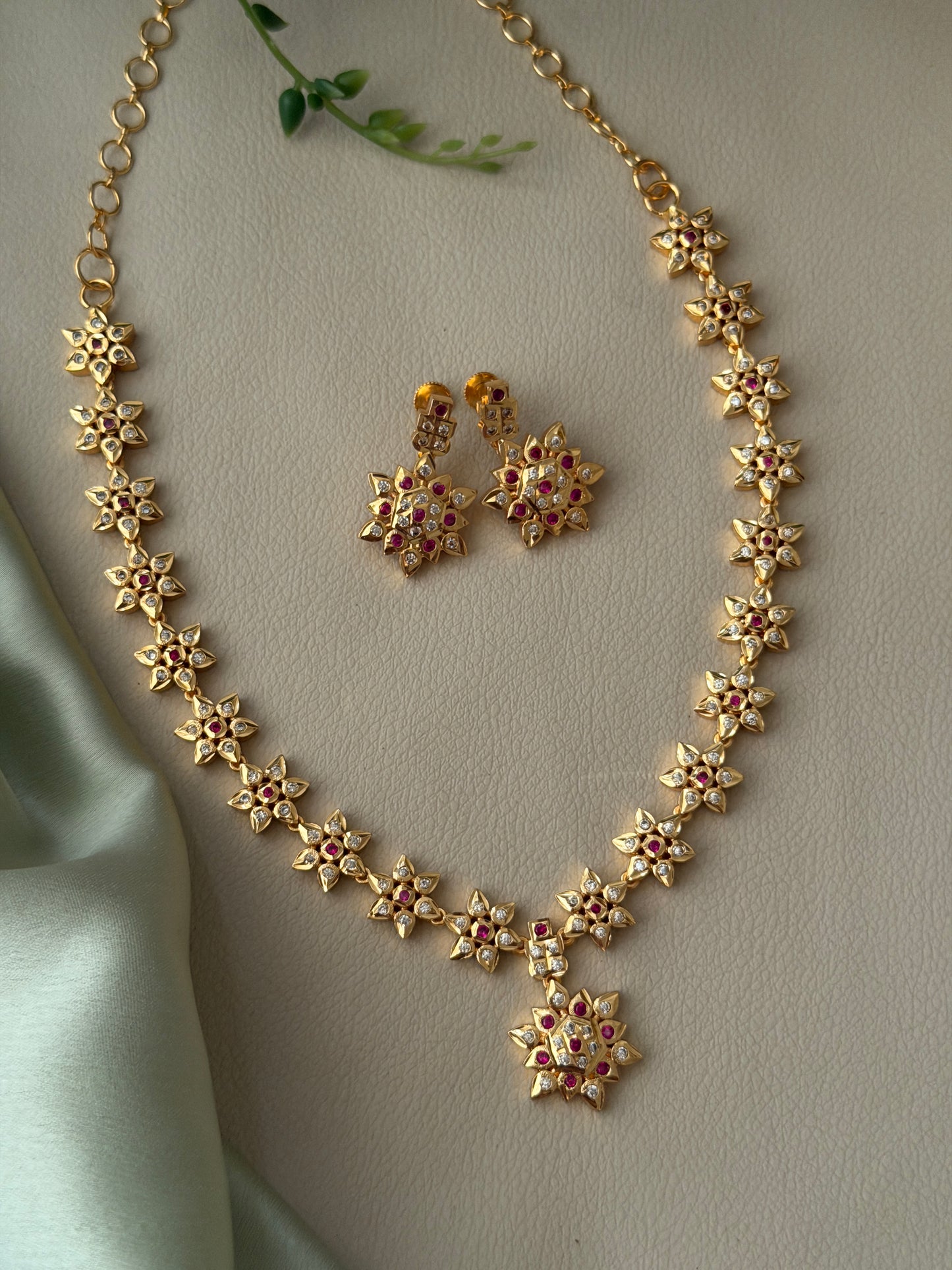 Vintage Star Premium Necklace