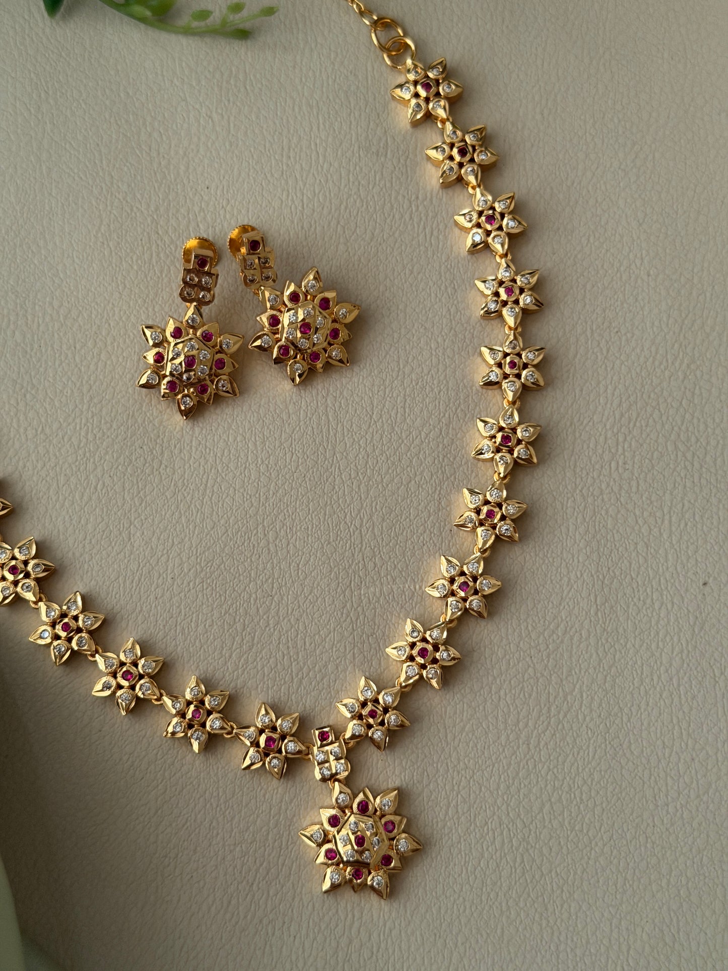 Vintage Star Premium Necklace