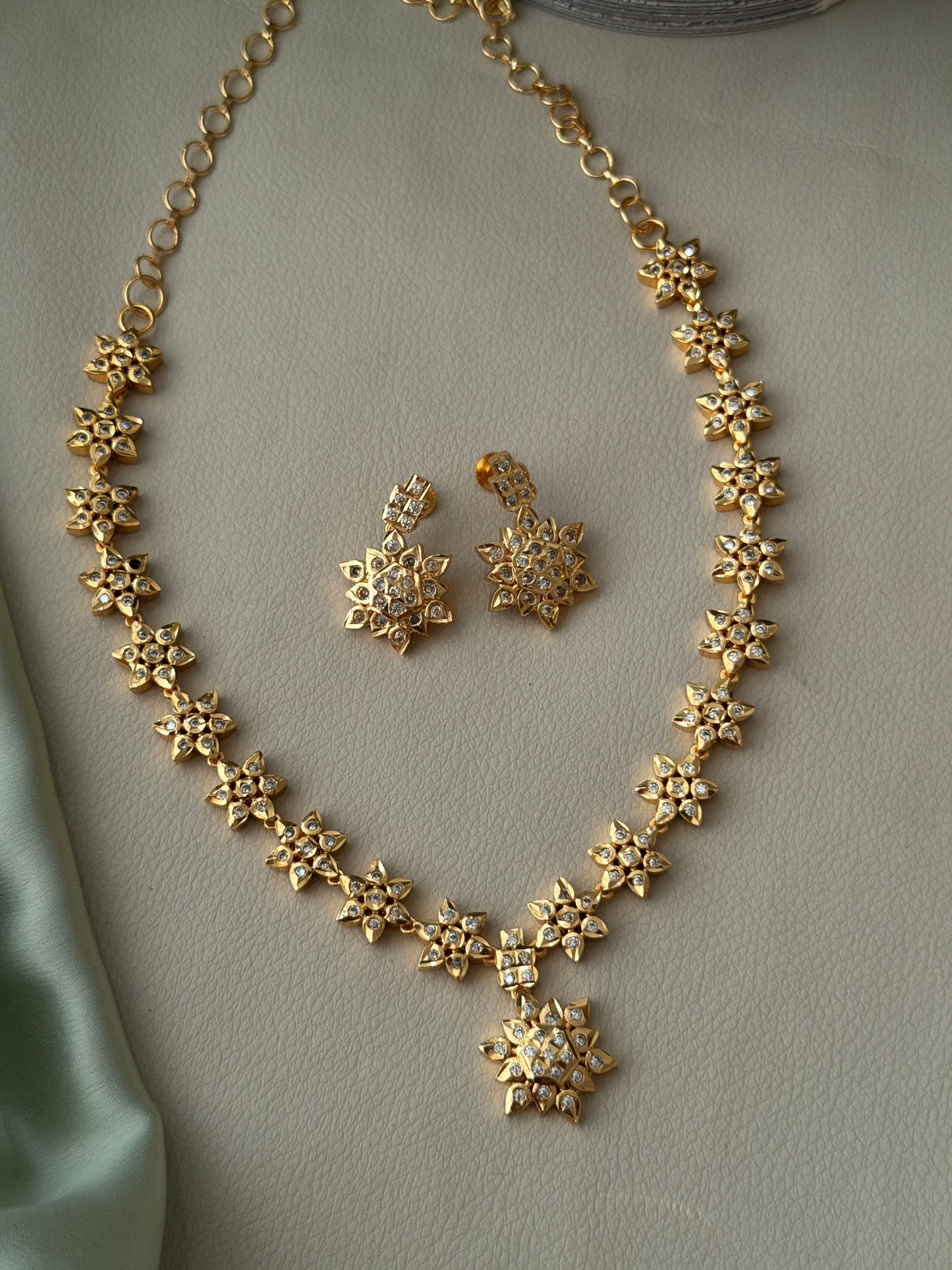 Vintage Star Premium Necklace