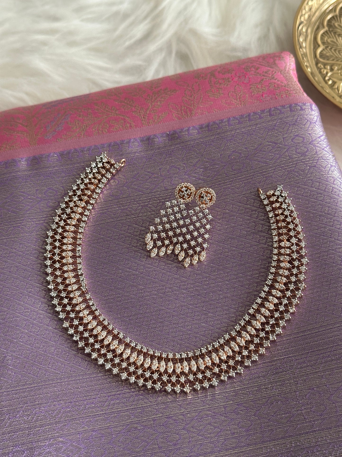 Gleesire Diamond Necklace