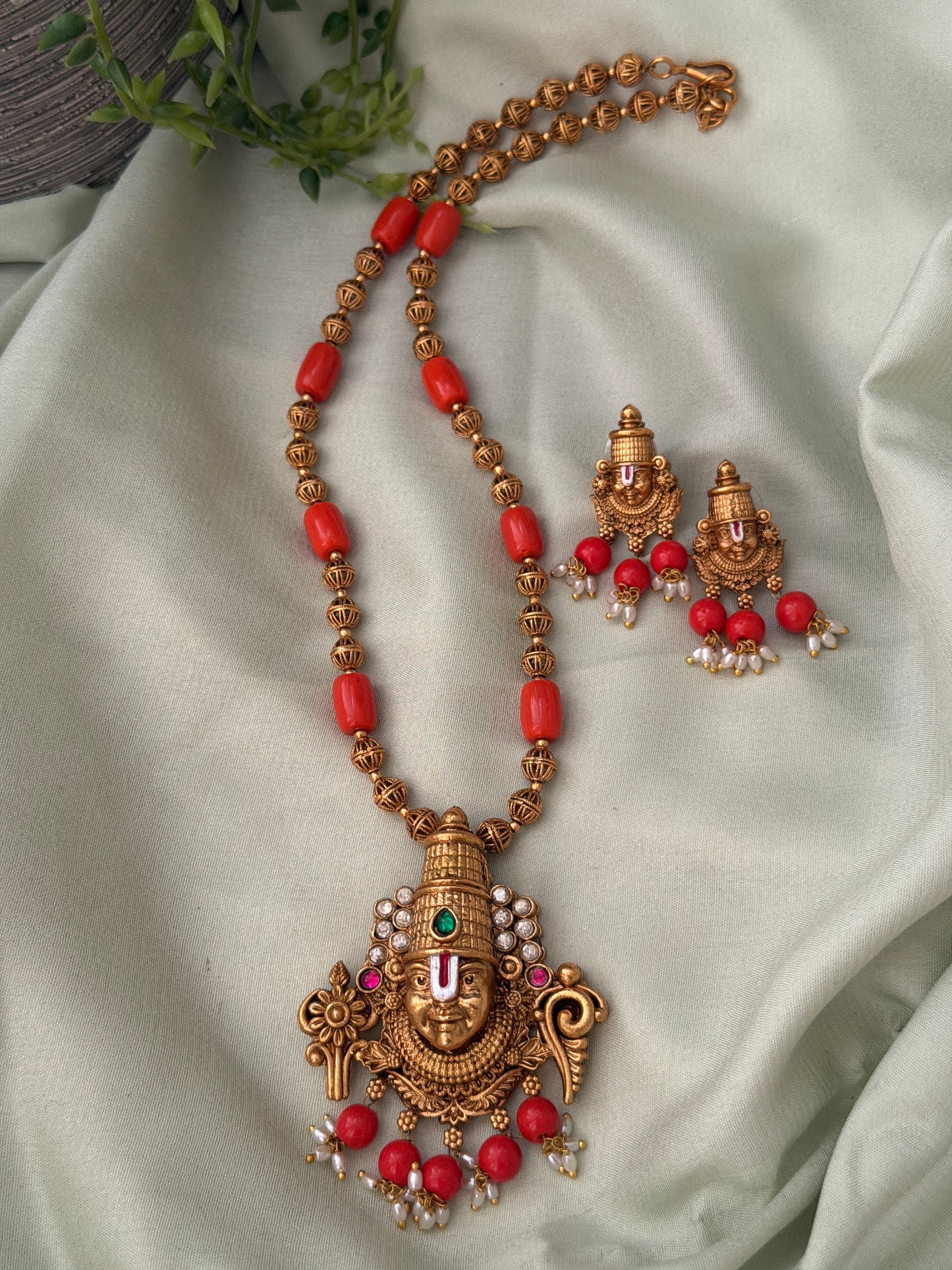 Tirupati Mahal Gundu Maala