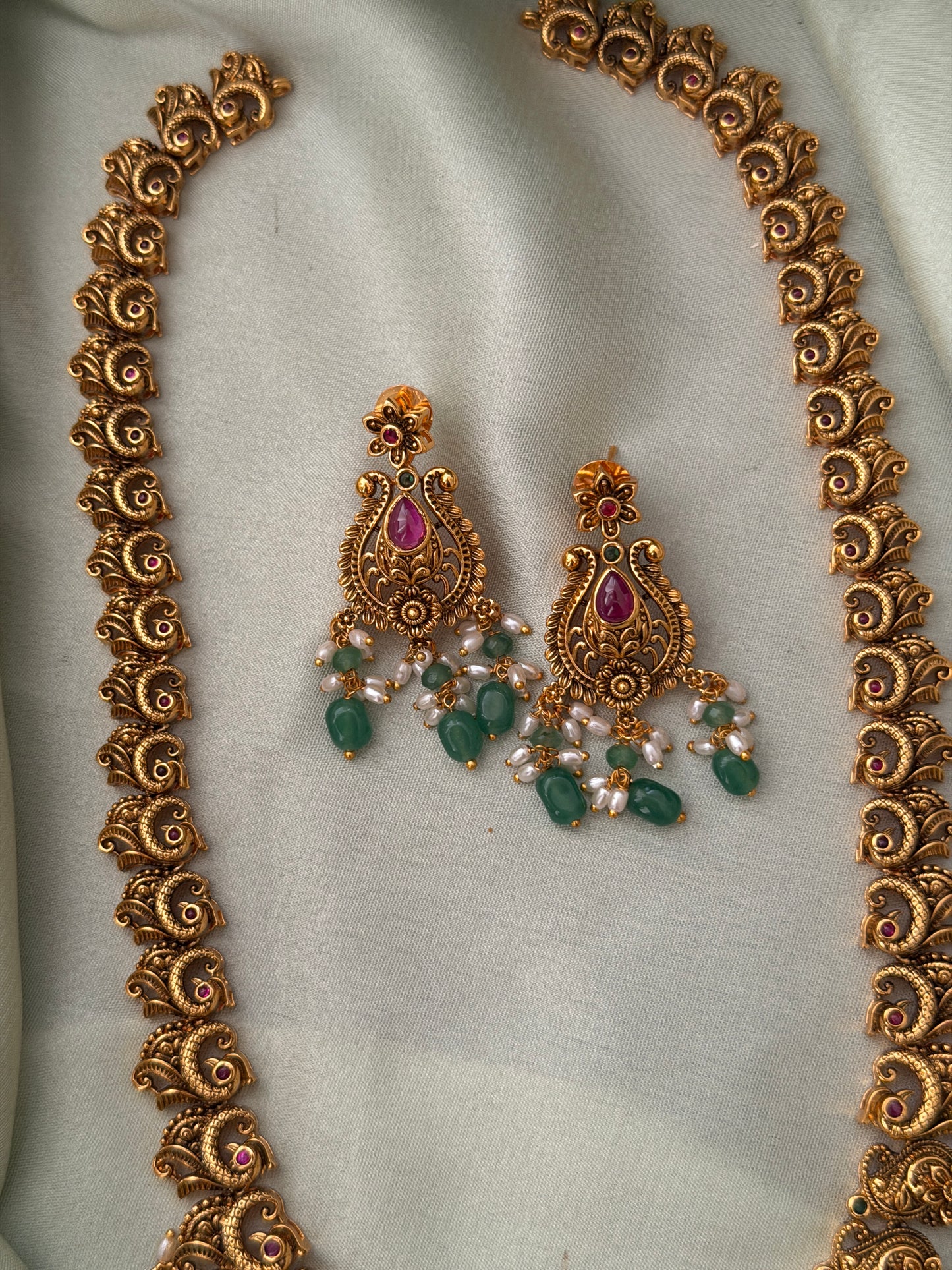 Mayil Emerald Bead Haaram
