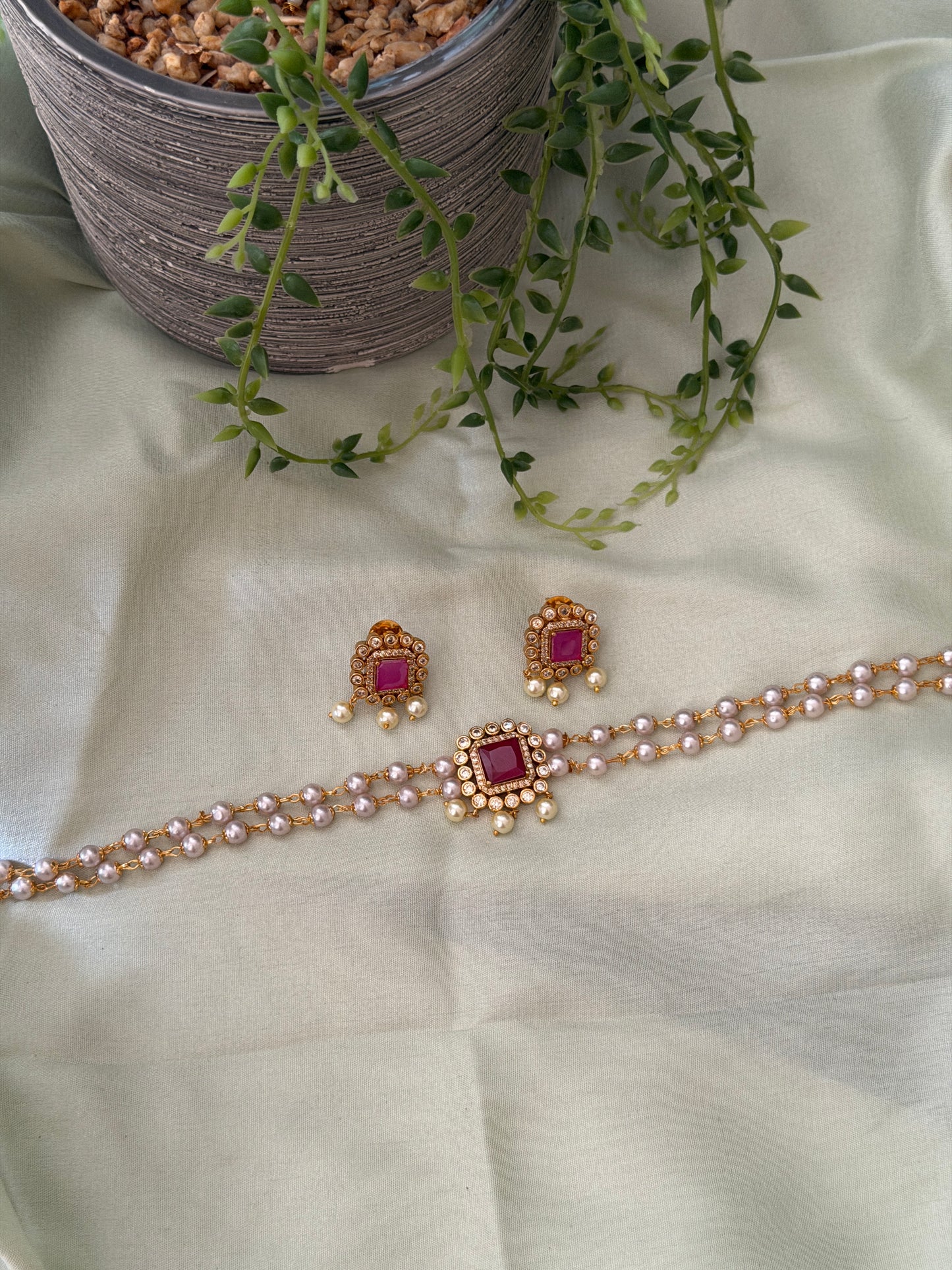 Square Pendant Pearl Choker
