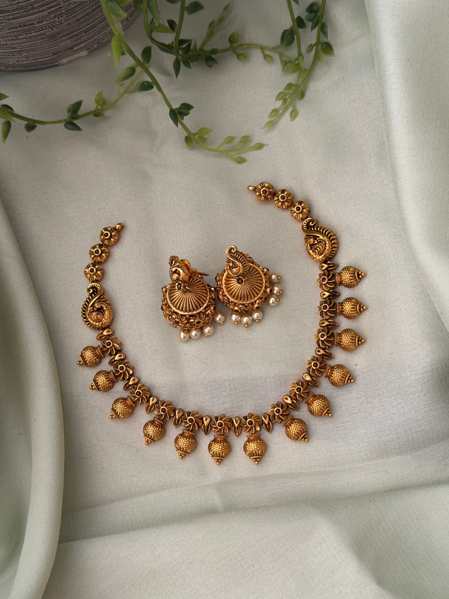 Dyuthi Gold Replica Choker