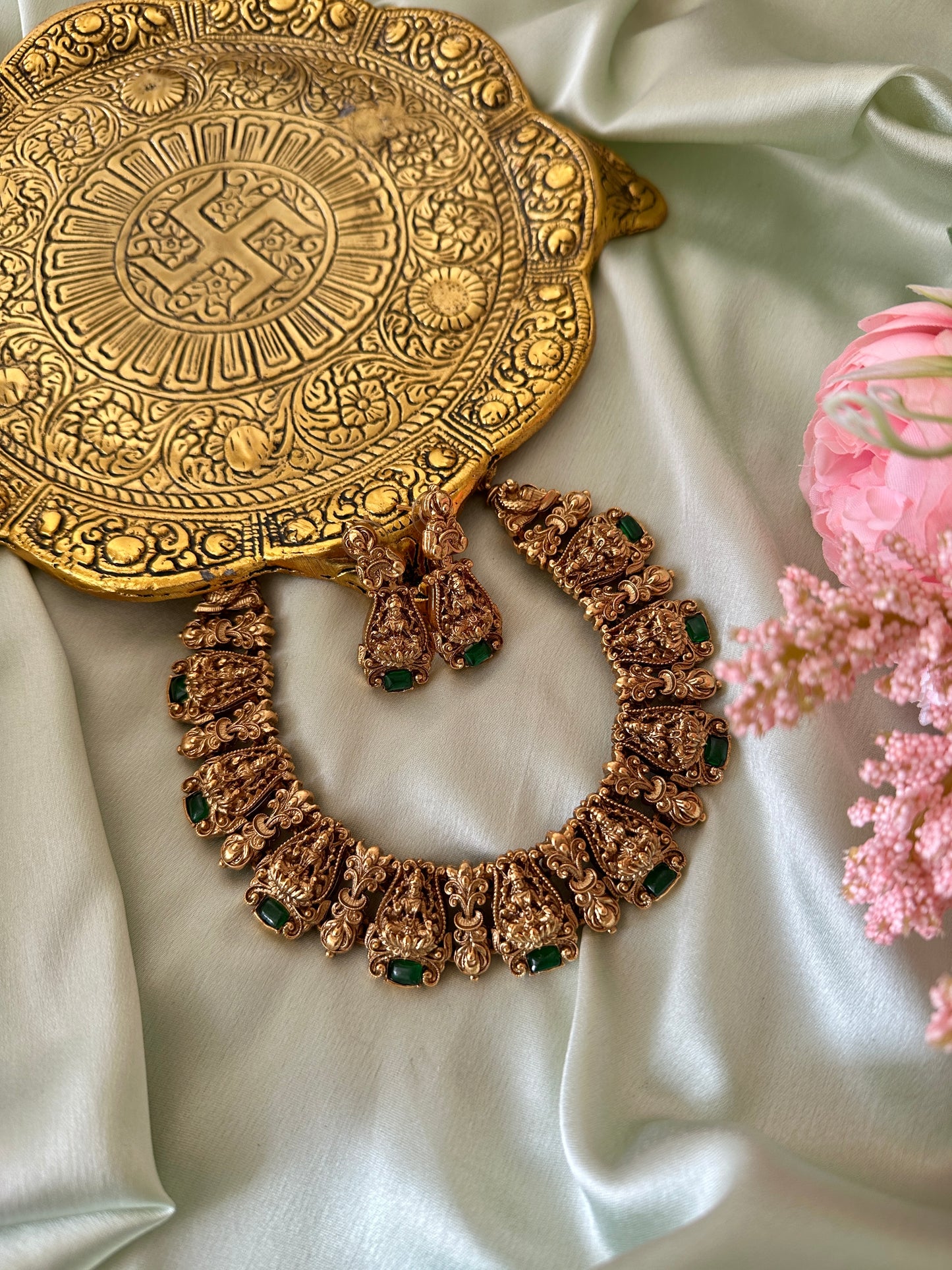 Vaamshi Antique Necklace