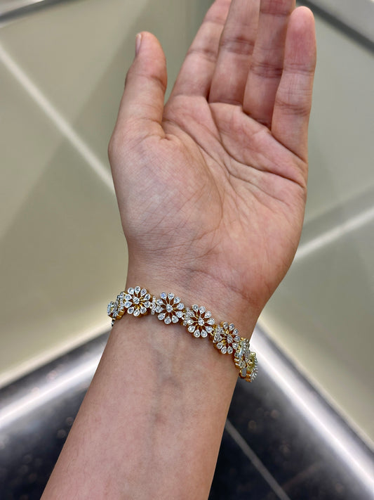 Daisy Diamond Bracelet (Freesize)