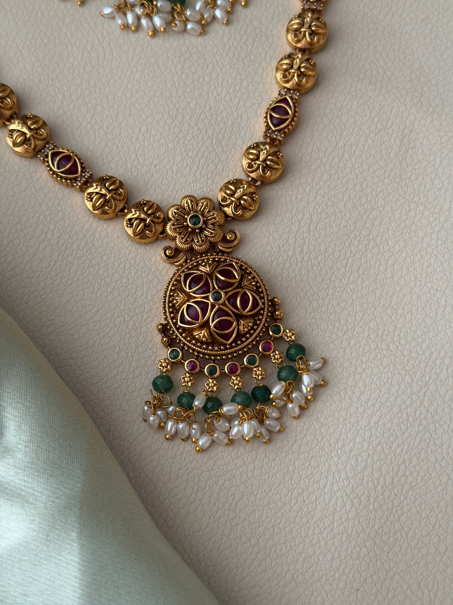 Sumedha Non Idol Necklace