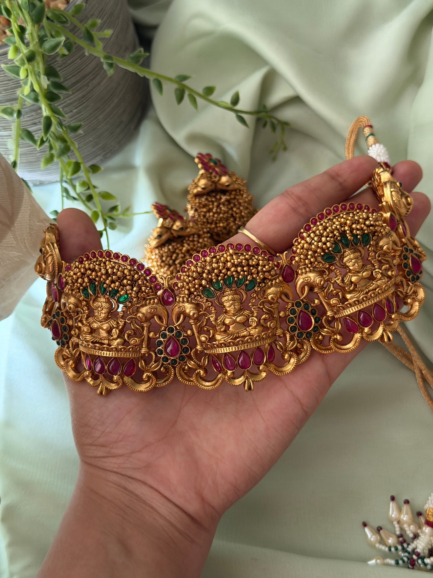 Kuyil mini ghungroo choker