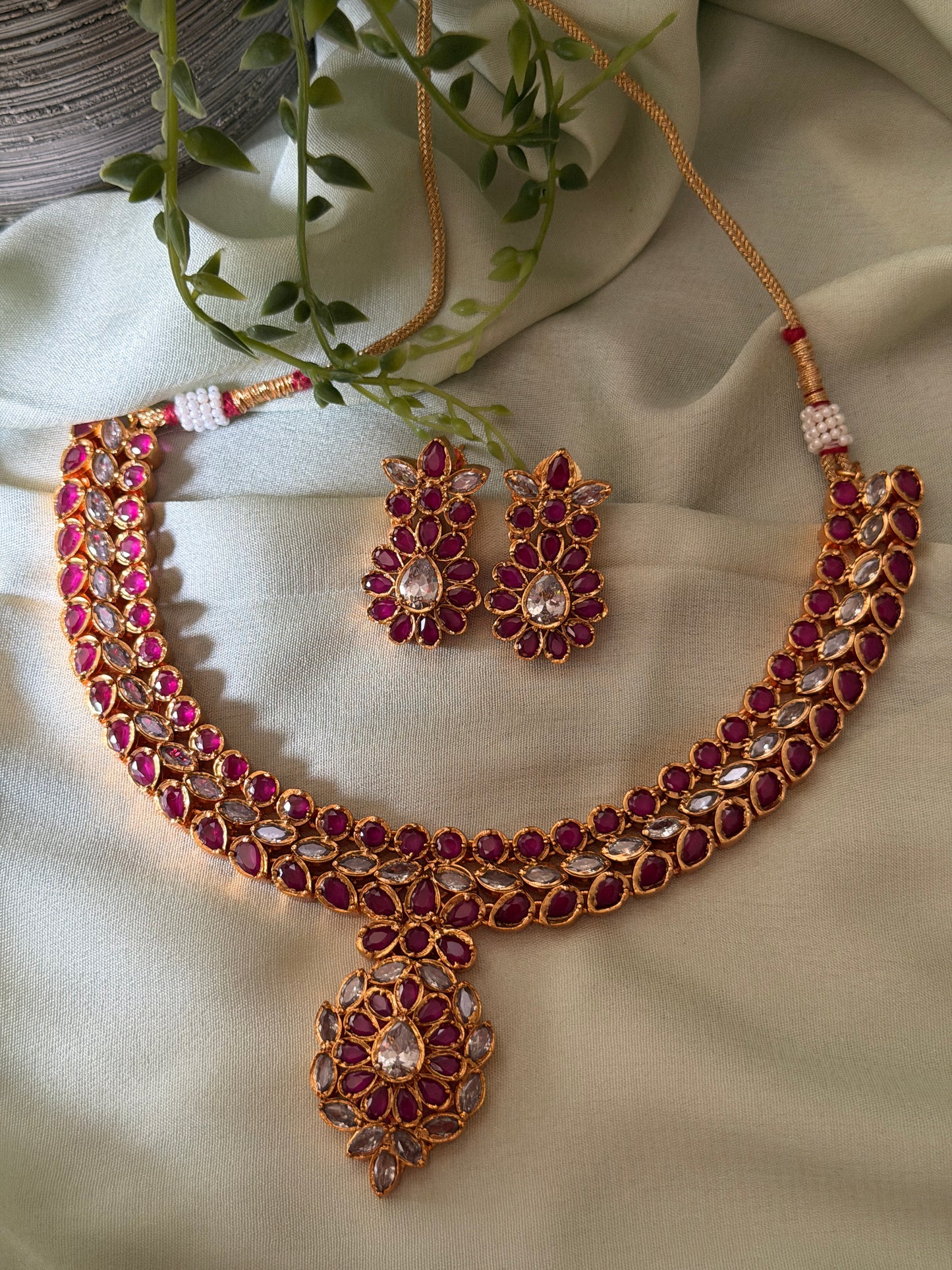 Agalya Kemp Necklace