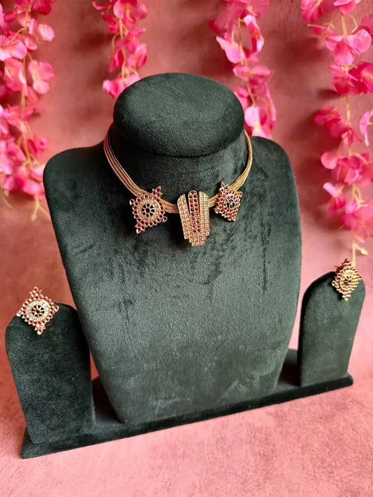 Shangu Attigai Choker