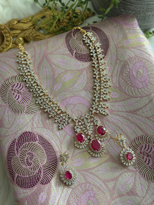 Tri Solataire Necklace