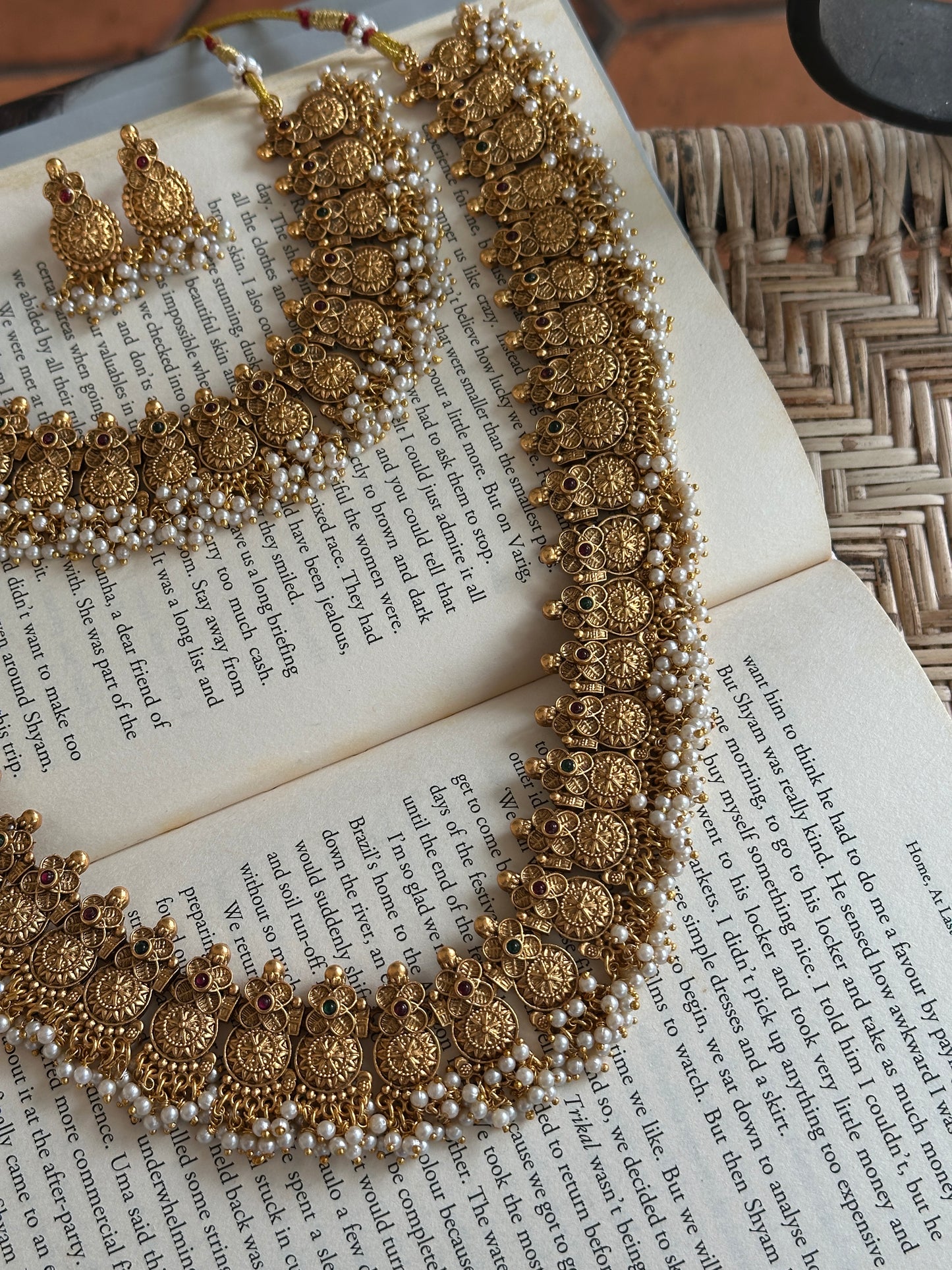 Non idol chakra Guttapusalu bridal combo