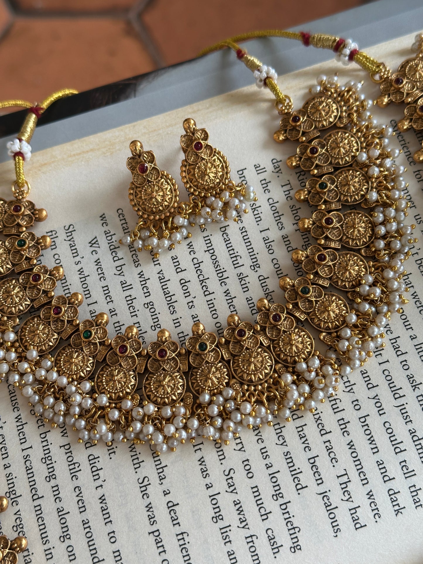 Non idol chakra Guttapusalu bridal combo