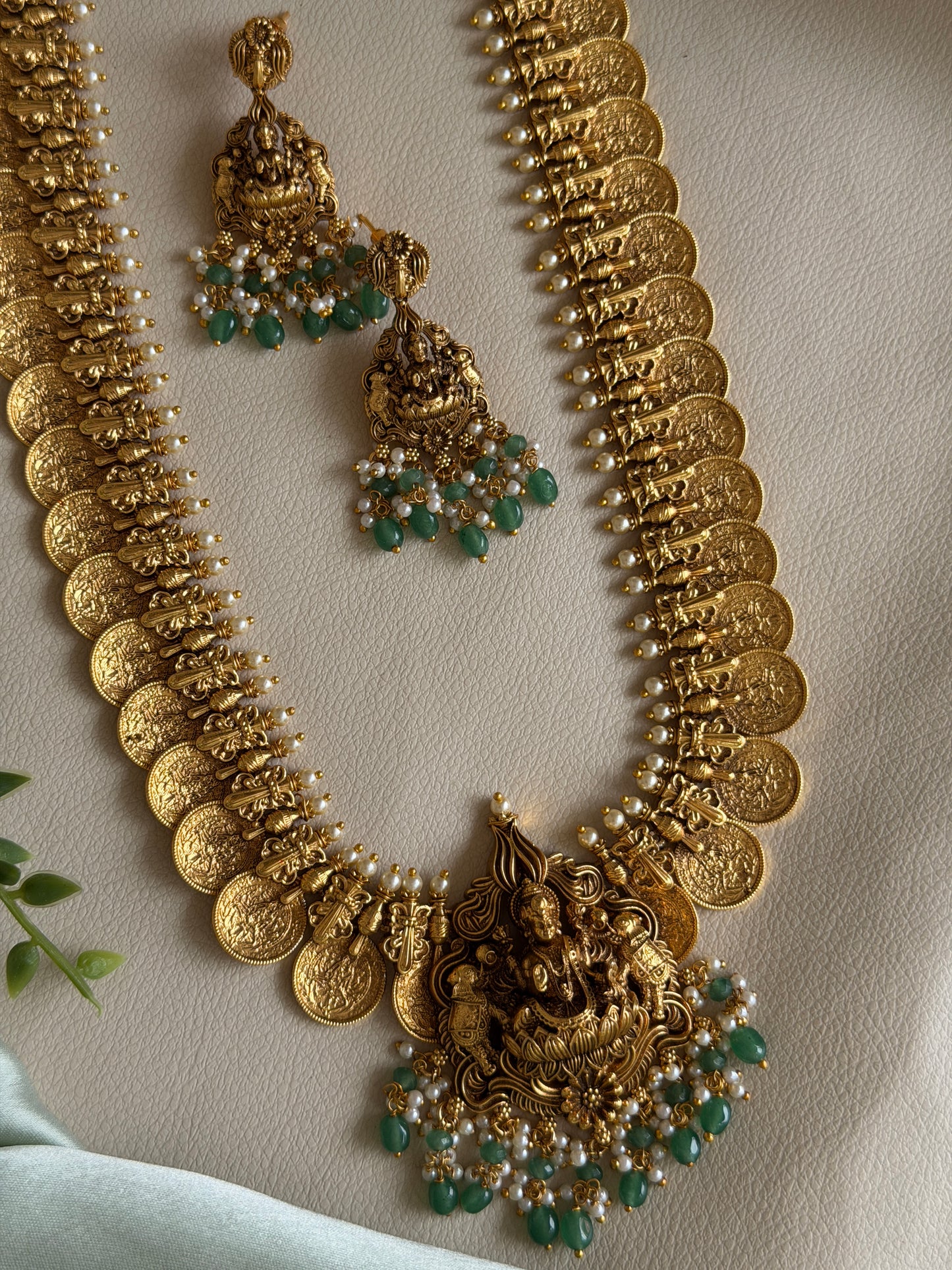 Vyshagha Kaashu Haaram set