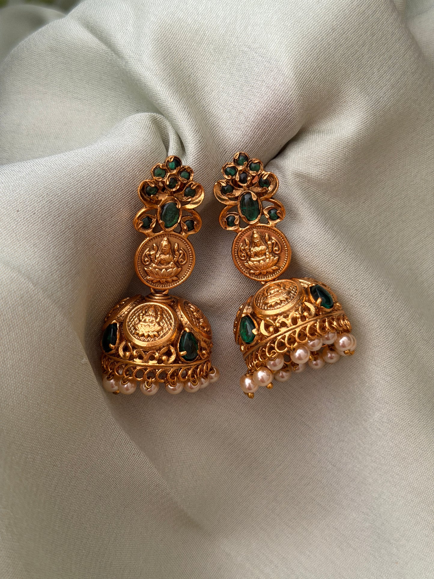 Abharna Kaashu Jhumkas